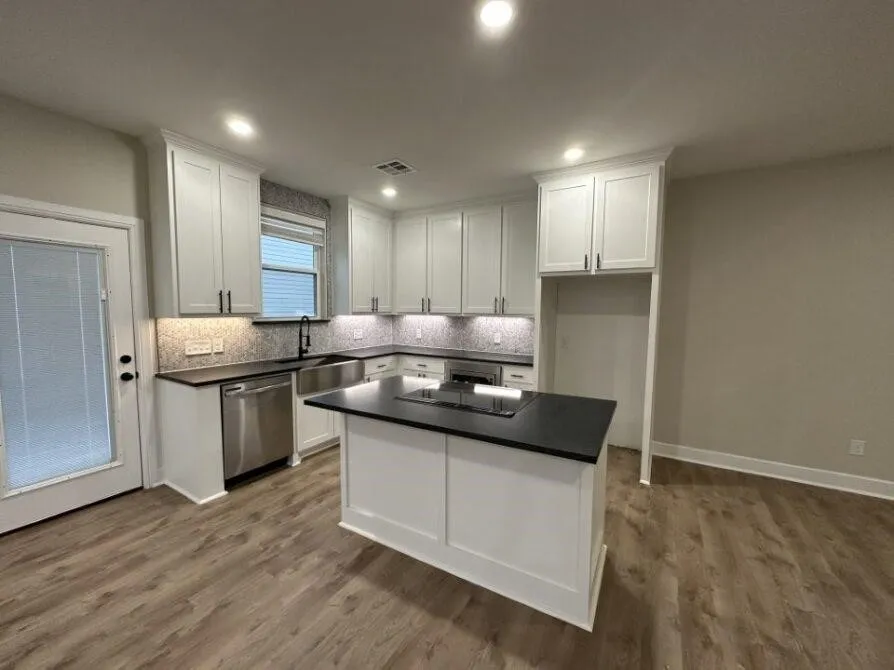 Single Family Residence For Rent in Grayson County , 914 W Baker Street, Denison, Texas 75020, 3 Bedroom, 2 Bathroom, 1 Garage spaces, 1,319 Sqft, built in 2023, mls#21359939, Real Estate Agent in Denison, Homes For Rent in Grayson county, Homes For Rent in Denison, Realtor in Denison Texas, Real Estate Brokerage Independent Realty Texas, Luminita Cordes Realtor