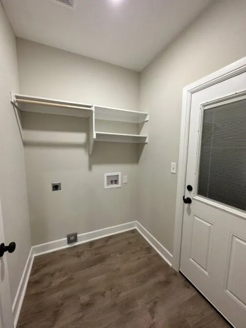Single Family Residence For Rent in Grayson County , 914 W Baker Street, Denison, Texas 75020, 3 Bedroom, 2 Bathroom, 1 Garage spaces, 1,319 Sqft, built in 2023, mls#21359939, Real Estate Agent in Denison, Homes For Rent in Grayson county, Homes For Rent in Denison, Realtor in Denison Texas, Real Estate Brokerage Independent Realty Texas, Luminita Cordes Realtor