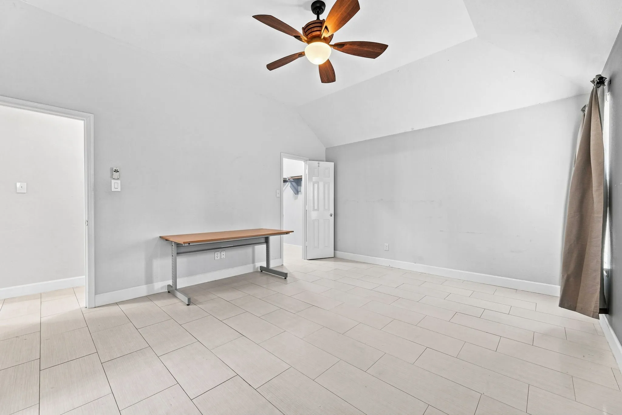 Single Family Residence For Sale in Tarrant County , 4849 Summer Oaks Lane, Fort Worth, Texas 76123, 4 Bedroom, 2 Bathroom, 2 Garage spaces, 2,135 Sqft, built in 2005, mls#21352096, Real Estate Agent in Fort Worth, Homes For Sale in Tarrant county, Homes For Sale in Fort Worth, Realtor in Fort Worth Texas, Real Estate Brokerage Independent Realty Texas, Luminita Cordes Realtor