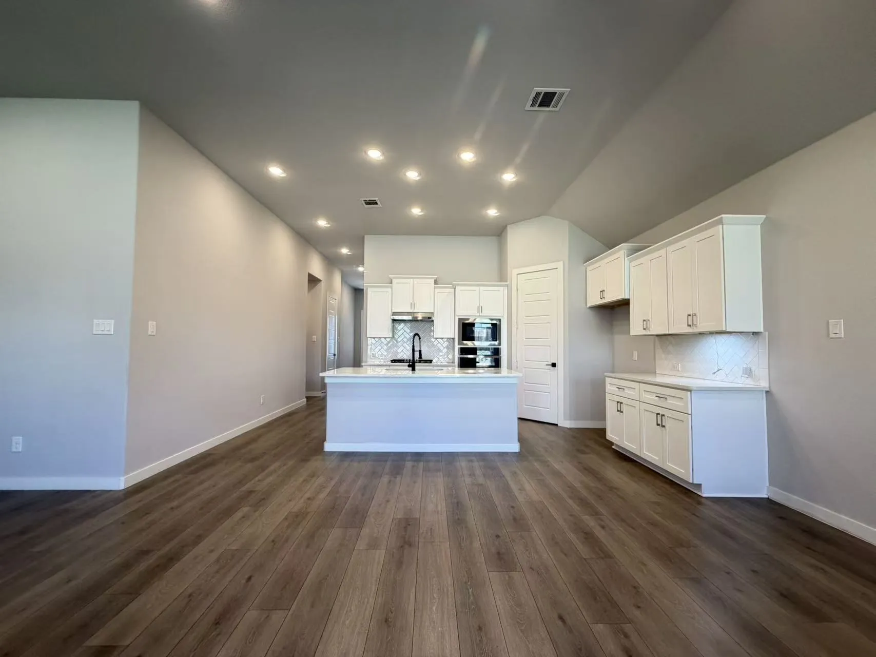Single Family Residence For Sale in Collin County , 4008 Nightingale Street, Celina, Texas 75009, 4 Bedroom, 3 Bathroom, 2 Garage spaces, 2,040 Sqft, built in 2021, mls#21359930, Real Estate Agent in Celina, Homes For Sale in Collin county, Homes For Sale in Celina, Realtor in Celina Texas, Real Estate Brokerage Independent Realty Texas, Luminita Cordes Realtor