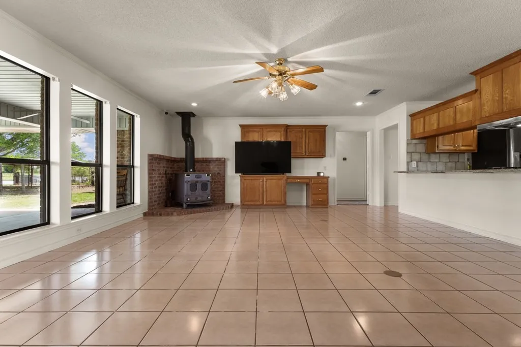 Single Family Residence For Sale in Van Zandt County , 290 A Vz County Road 3222, Wills Point, Texas 75169, 3 Bedroom, 3 Bathroom, 1 Garage spaces, 1,797 Sqft, built in 1995, mls#21359948, Real Estate Agent in Wills Point, Homes For Sale in Van Zandt county, Homes For Sale in Wills Point, Realtor in Wills Point Texas, Real Estate Brokerage Independent Realty Texas, Luminita Cordes Realtor
