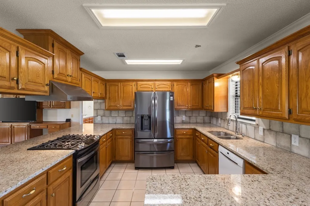 Single Family Residence For Sale in Van Zandt County , 290 A Vz County Road 3222, Wills Point, Texas 75169, 3 Bedroom, 3 Bathroom, 1 Garage spaces, 1,797 Sqft, built in 1995, mls#21359948, Real Estate Agent in Wills Point, Homes For Sale in Van Zandt county, Homes For Sale in Wills Point, Realtor in Wills Point Texas, Real Estate Brokerage Independent Realty Texas, Luminita Cordes Realtor