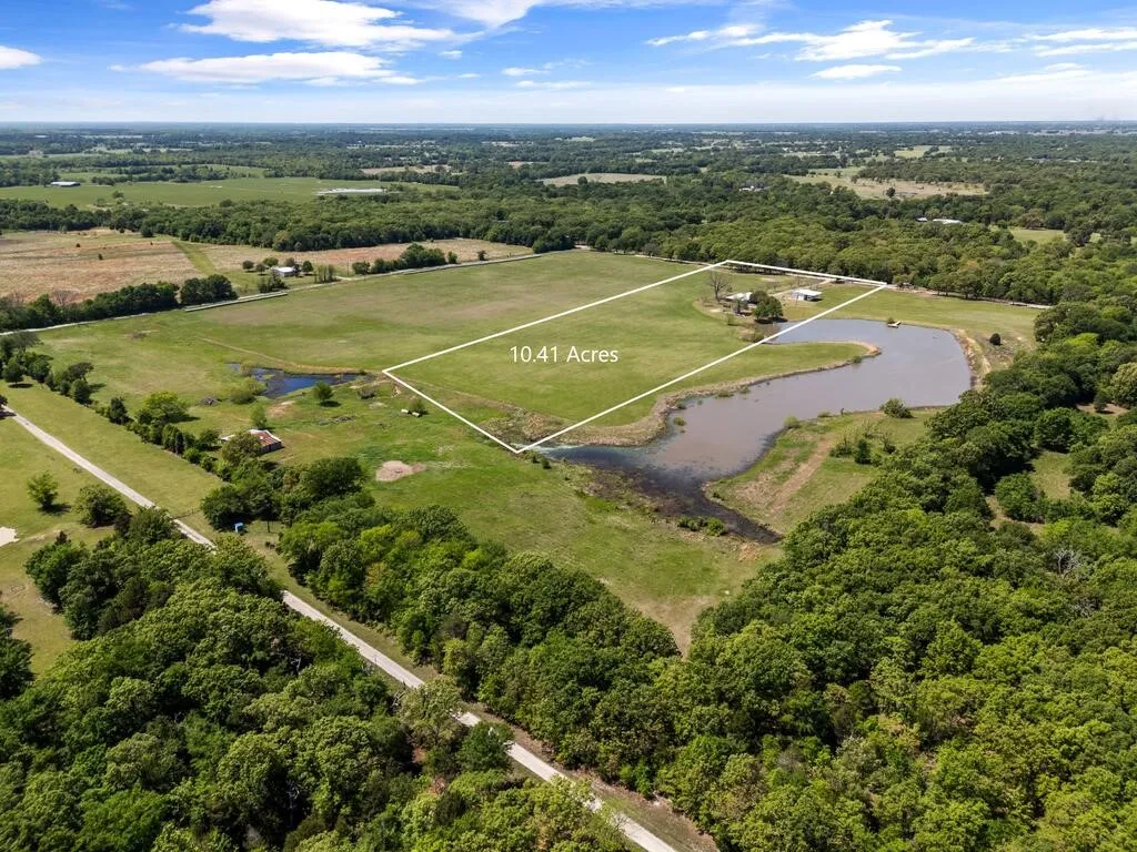 Single Family Residence For Sale in Van Zandt County , 290 A Vz County Road 3222, Wills Point, Texas 75169, 3 Bedroom, 3 Bathroom, 1 Garage spaces, 1,797 Sqft, built in 1995, mls#21359948, Real Estate Agent in Wills Point, Homes For Sale in Van Zandt county, Homes For Sale in Wills Point, Realtor in Wills Point Texas, Real Estate Brokerage Independent Realty Texas, Luminita Cordes Realtor