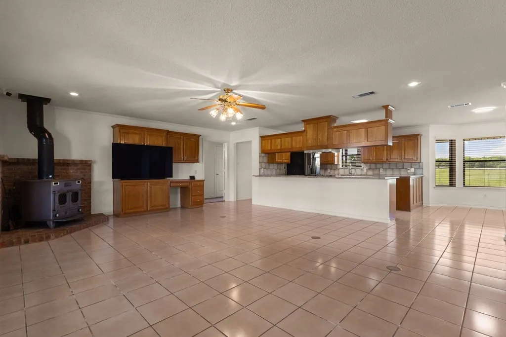 Single Family Residence For Sale in Van Zandt County , 290 A Vz County Road 3222, Wills Point, Texas 75169, 3 Bedroom, 3 Bathroom, 1 Garage spaces, 1,797 Sqft, built in 1995, mls#21359948, Real Estate Agent in Wills Point, Homes For Sale in Van Zandt county, Homes For Sale in Wills Point, Realtor in Wills Point Texas, Real Estate Brokerage Independent Realty Texas, Luminita Cordes Realtor