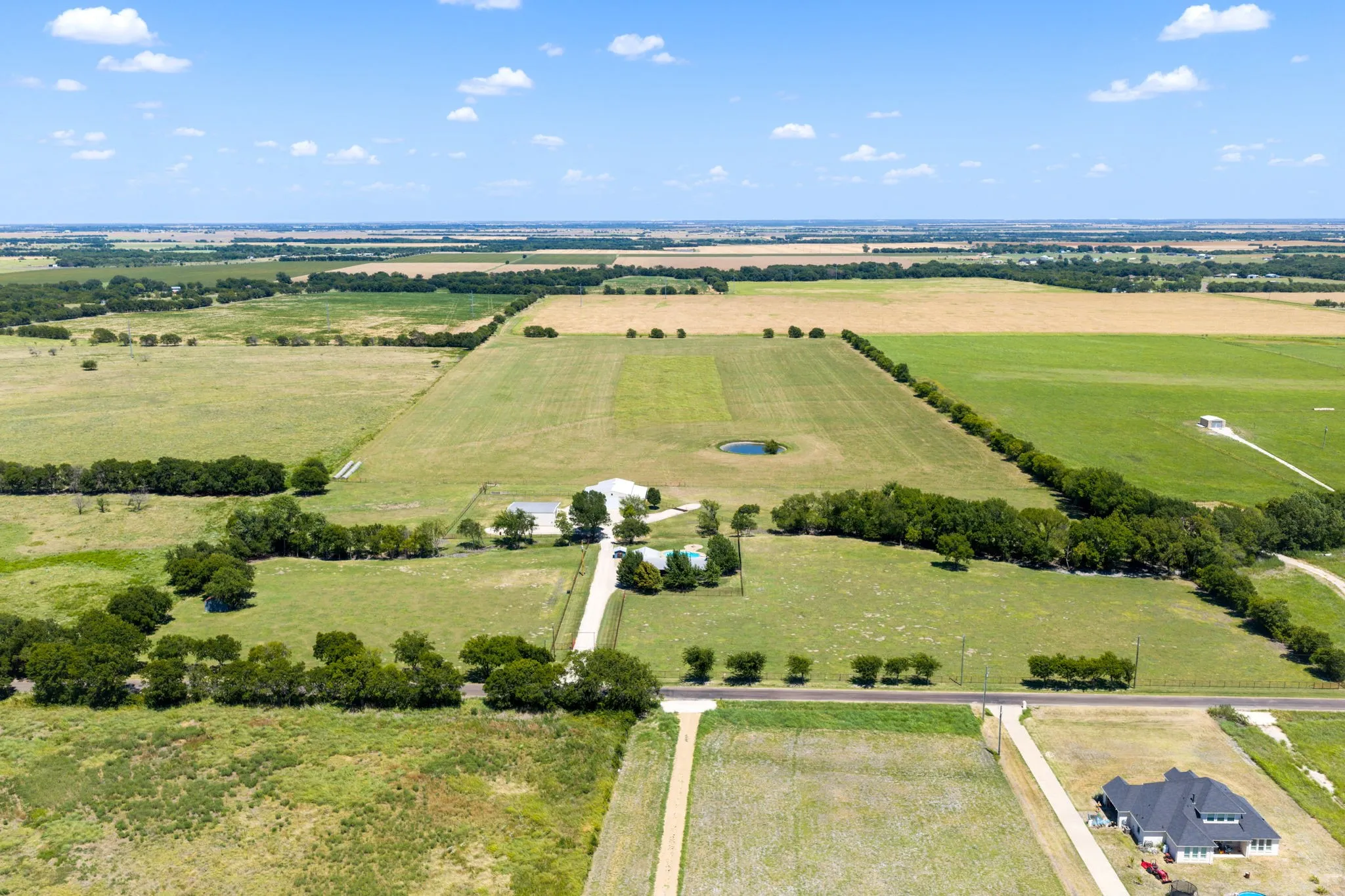 Single Family Residence For Sale in Ellis County , 257 Bud Run Road, Waxahachie, Texas 75165, 3 Bedroom, 3 Bathroom, 2 Garage spaces, 1,841 Sqft, built in 1972, mls#21359741, Real Estate Agent in Waxahachie, Homes For Sale in Ellis county, Homes For Sale in Waxahachie, Realtor in Waxahachie Texas, Real Estate Brokerage Independent Realty Texas, Luminita Cordes Realtor