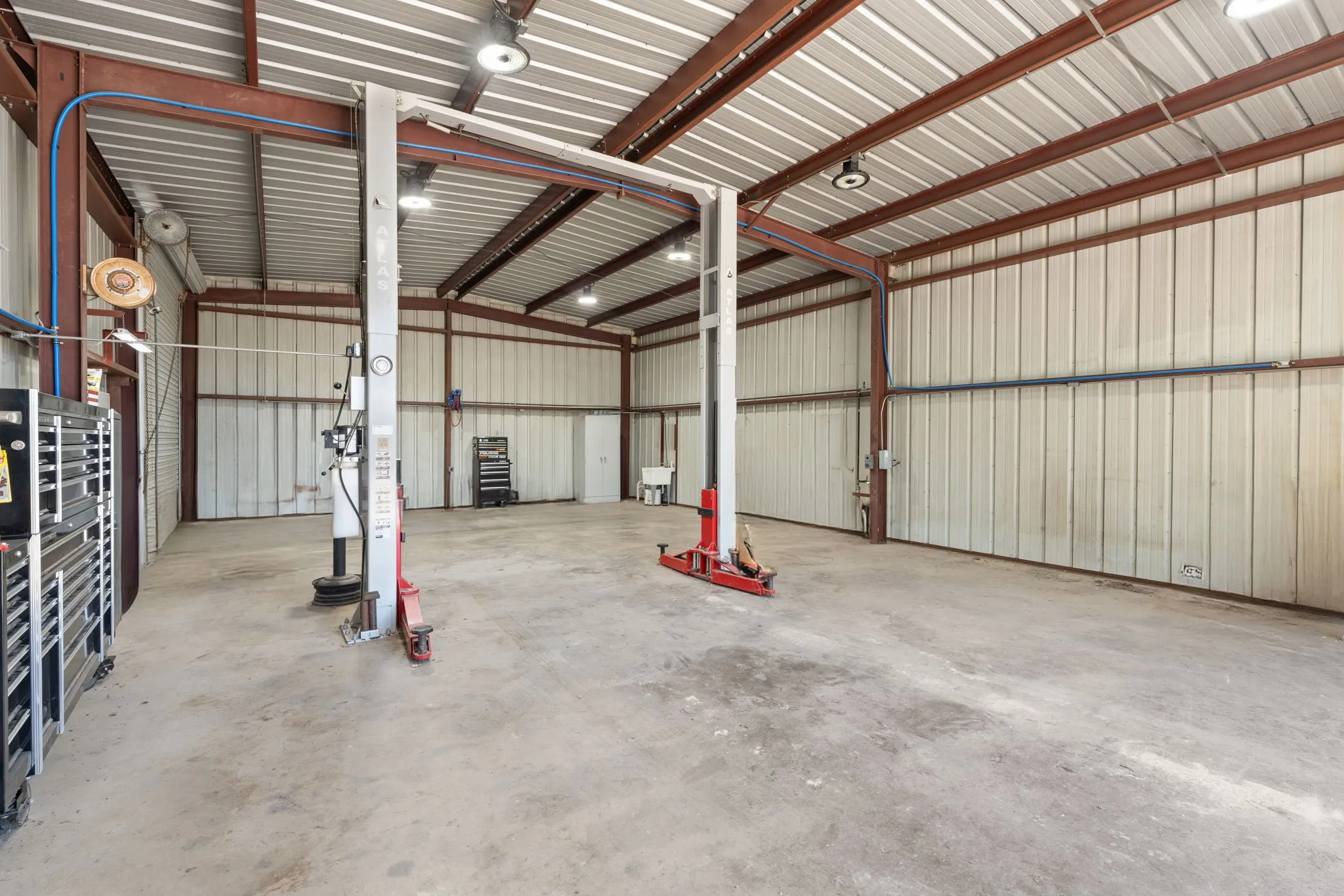 Single Family Residence For Sale in Ellis County , 257 Bud Run Road, Waxahachie, Texas 75165, 3 Bedroom, 3 Bathroom, 2 Garage spaces, 1,841 Sqft, built in 1972, mls#21359741, Real Estate Agent in Waxahachie, Homes For Sale in Ellis county, Homes For Sale in Waxahachie, Realtor in Waxahachie Texas, Real Estate Brokerage Independent Realty Texas, Luminita Cordes Realtor