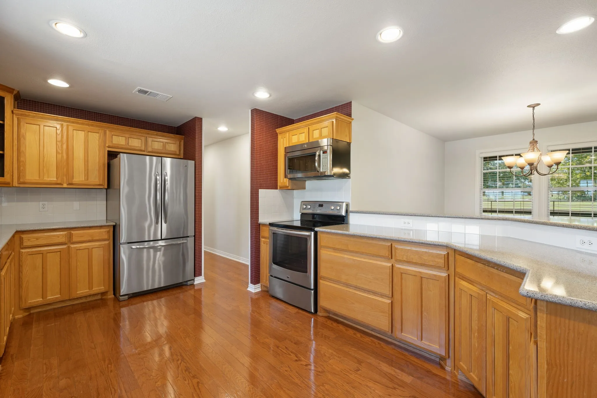 Single Family Residence For Sale in Ellis County , 257 Bud Run Road, Waxahachie, Texas 75165, 3 Bedroom, 3 Bathroom, 2 Garage spaces, 1,841 Sqft, built in 1972, mls#21359741, Real Estate Agent in Waxahachie, Homes For Sale in Ellis county, Homes For Sale in Waxahachie, Realtor in Waxahachie Texas, Real Estate Brokerage Independent Realty Texas, Luminita Cordes Realtor