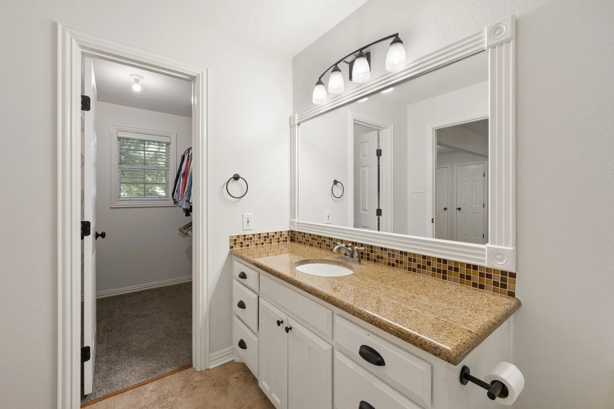 Single Family Residence For Sale in Ellis County , 257 Bud Run Road, Waxahachie, Texas 75165, 3 Bedroom, 3 Bathroom, 2 Garage spaces, 1,841 Sqft, built in 1972, mls#21359741, Real Estate Agent in Waxahachie, Homes For Sale in Ellis county, Homes For Sale in Waxahachie, Realtor in Waxahachie Texas, Real Estate Brokerage Independent Realty Texas, Luminita Cordes Realtor