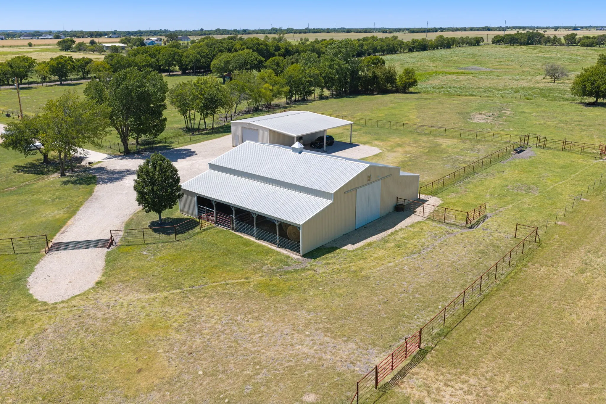 Single Family Residence For Sale in Ellis County , 257 Bud Run Road, Waxahachie, Texas 75165, 3 Bedroom, 3 Bathroom, 2 Garage spaces, 1,841 Sqft, built in 1972, mls#21359741, Real Estate Agent in Waxahachie, Homes For Sale in Ellis county, Homes For Sale in Waxahachie, Realtor in Waxahachie Texas, Real Estate Brokerage Independent Realty Texas, Luminita Cordes Realtor
