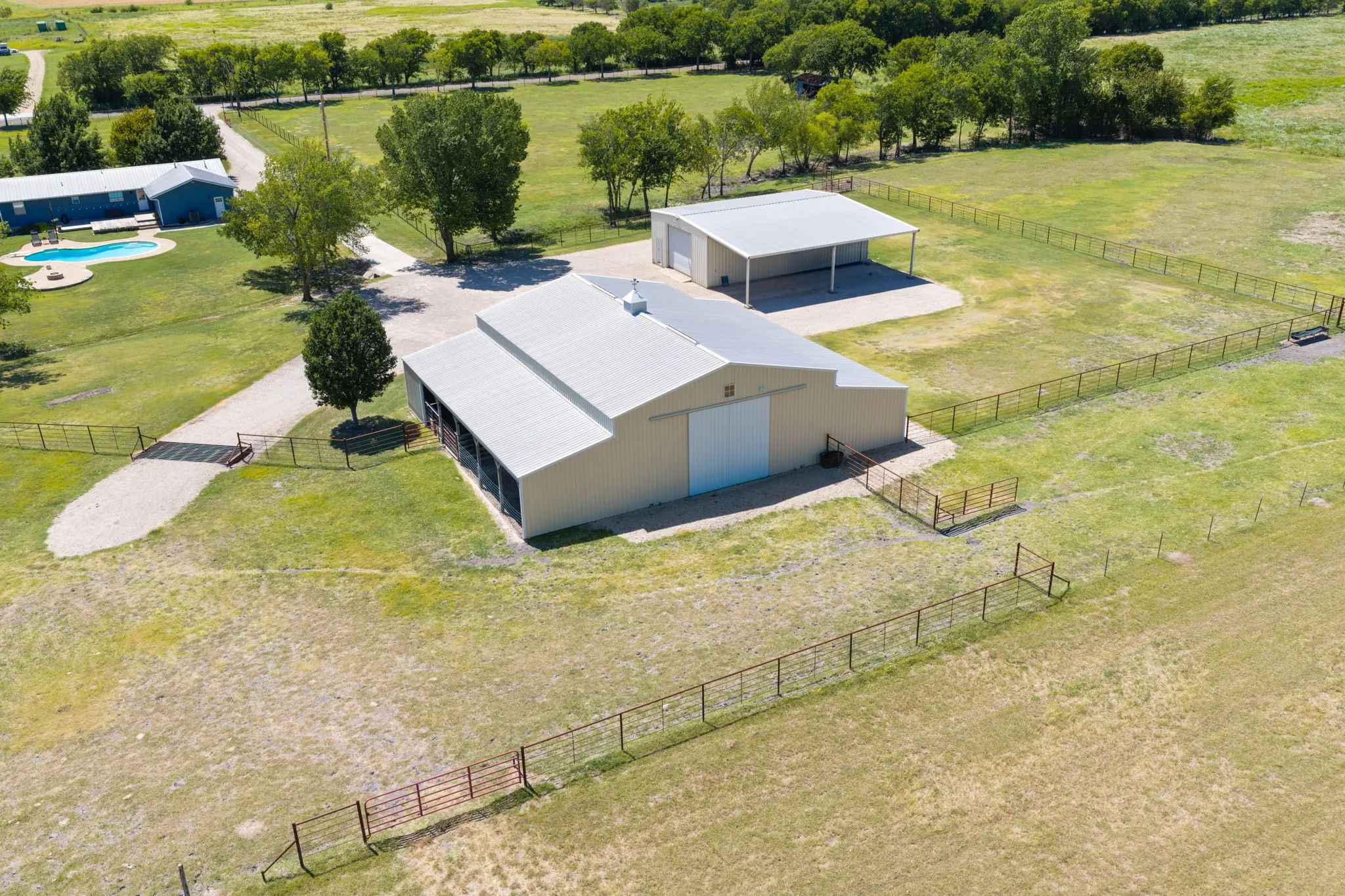 Single Family Residence For Sale in Ellis County , 257 Bud Run Road, Waxahachie, Texas 75165, 3 Bedroom, 3 Bathroom, 2 Garage spaces, 1,841 Sqft, built in 1972, mls#21359741, Real Estate Agent in Waxahachie, Homes For Sale in Ellis county, Homes For Sale in Waxahachie, Realtor in Waxahachie Texas, Real Estate Brokerage Independent Realty Texas, Luminita Cordes Realtor