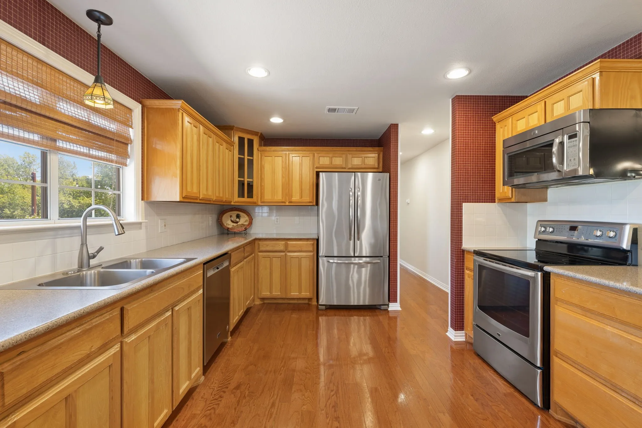 Single Family Residence For Sale in Ellis County , 257 Bud Run Road, Waxahachie, Texas 75165, 3 Bedroom, 3 Bathroom, 2 Garage spaces, 1,841 Sqft, built in 1972, mls#21359741, Real Estate Agent in Waxahachie, Homes For Sale in Ellis county, Homes For Sale in Waxahachie, Realtor in Waxahachie Texas, Real Estate Brokerage Independent Realty Texas, Luminita Cordes Realtor