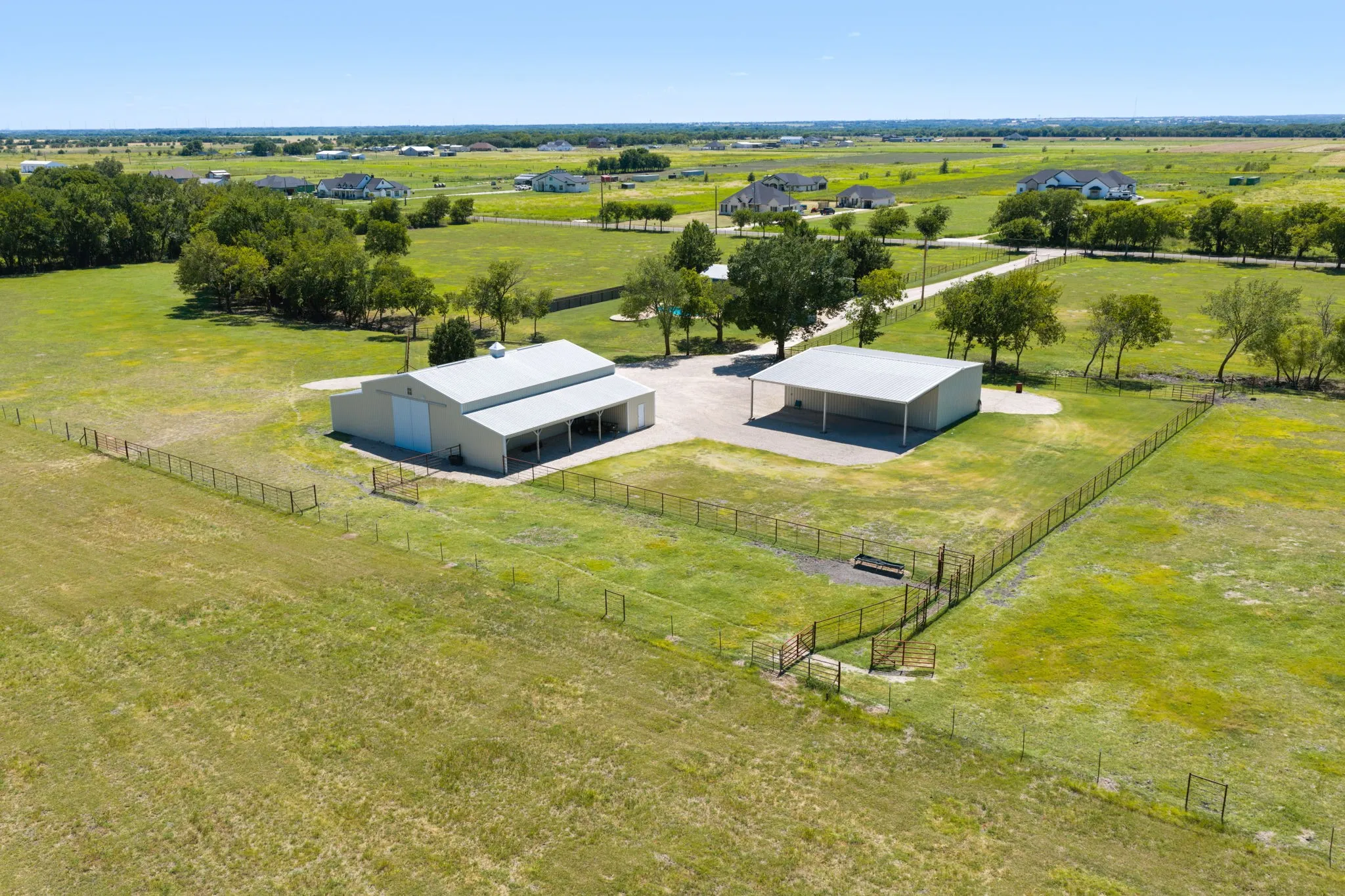 Single Family Residence For Sale in Ellis County , 257 Bud Run Road, Waxahachie, Texas 75165, 3 Bedroom, 3 Bathroom, 2 Garage spaces, 1,841 Sqft, built in 1972, mls#21359741, Real Estate Agent in Waxahachie, Homes For Sale in Ellis county, Homes For Sale in Waxahachie, Realtor in Waxahachie Texas, Real Estate Brokerage Independent Realty Texas, Luminita Cordes Realtor
