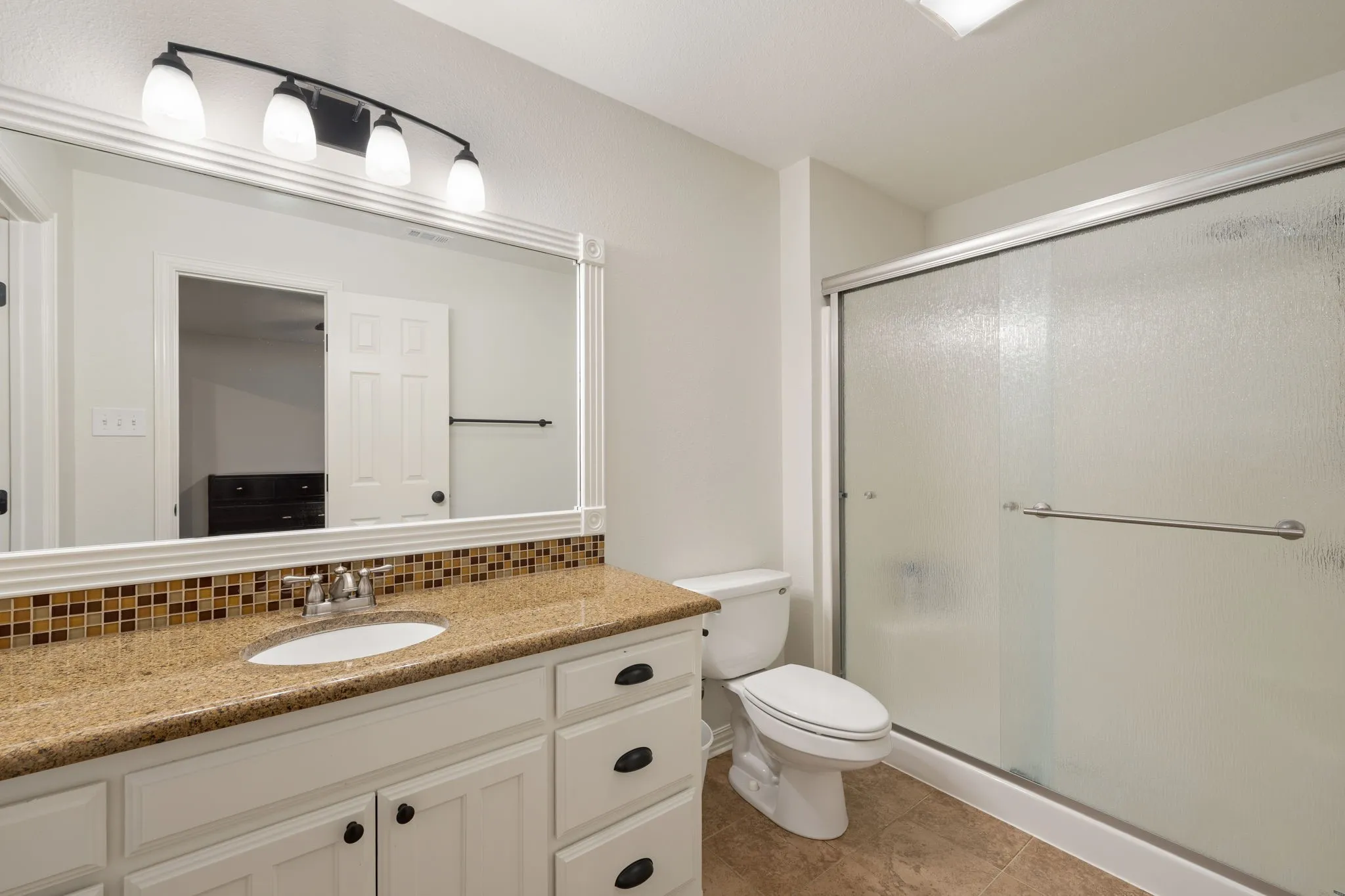 Single Family Residence For Sale in Ellis County , 257 Bud Run Road, Waxahachie, Texas 75165, 3 Bedroom, 3 Bathroom, 2 Garage spaces, 1,841 Sqft, built in 1972, mls#21359741, Real Estate Agent in Waxahachie, Homes For Sale in Ellis county, Homes For Sale in Waxahachie, Realtor in Waxahachie Texas, Real Estate Brokerage Independent Realty Texas, Luminita Cordes Realtor