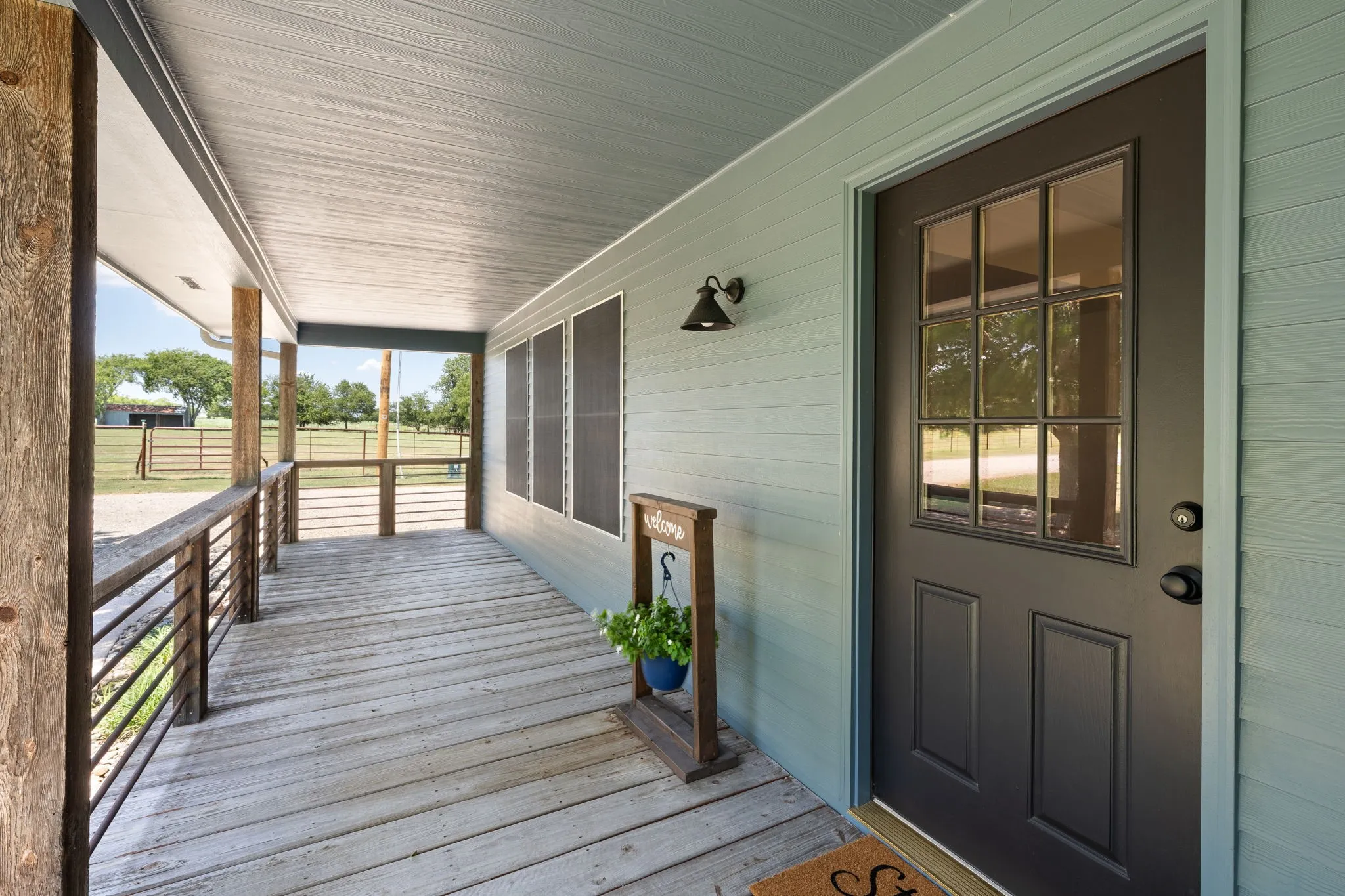 Single Family Residence For Sale in Ellis County , 257 Bud Run Road, Waxahachie, Texas 75165, 3 Bedroom, 3 Bathroom, 2 Garage spaces, 1,841 Sqft, built in 1972, mls#21359741, Real Estate Agent in Waxahachie, Homes For Sale in Ellis county, Homes For Sale in Waxahachie, Realtor in Waxahachie Texas, Real Estate Brokerage Independent Realty Texas, Luminita Cordes Realtor