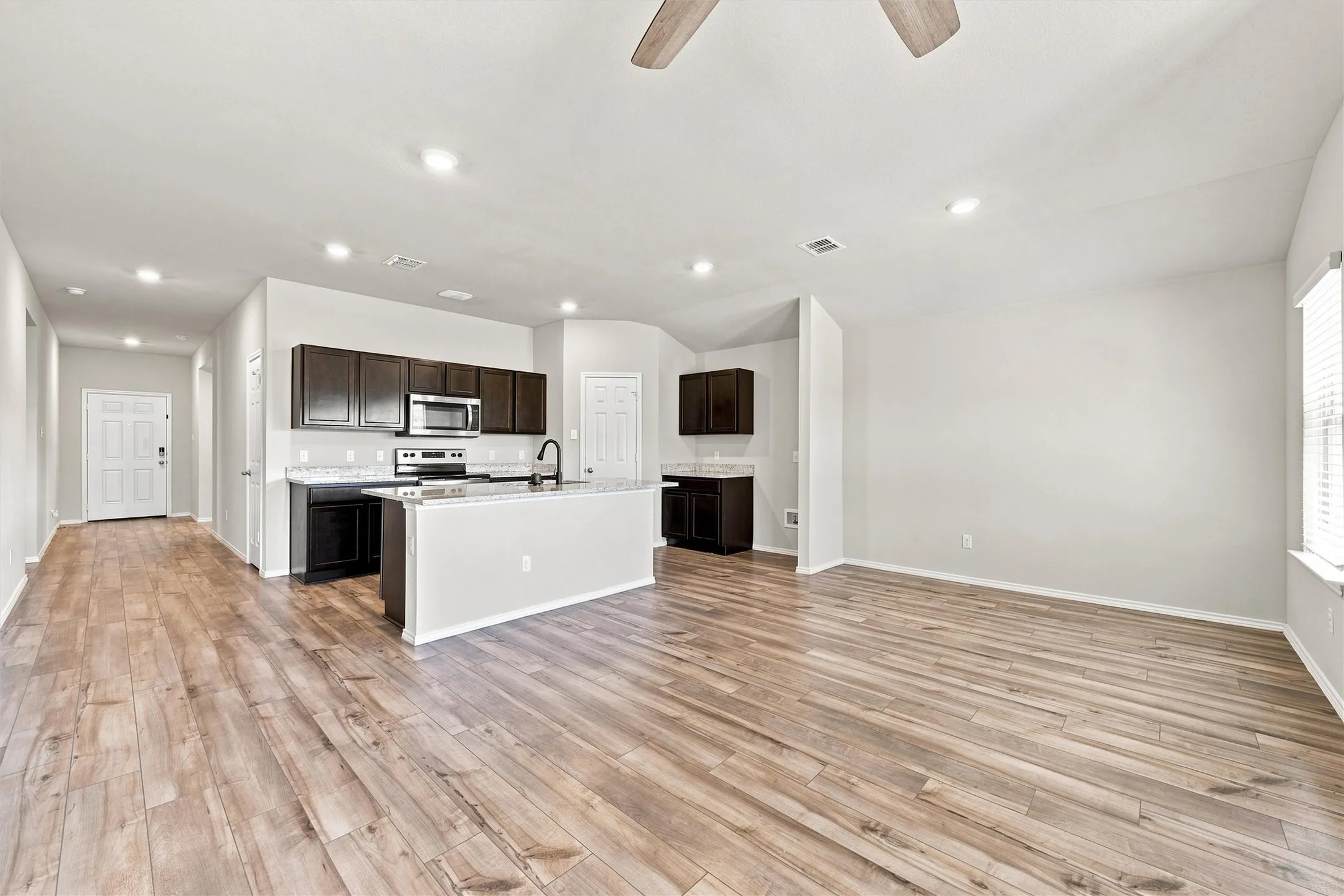 Single Family Residence For Sale in Mc Lennan County , 7100 Canadian Drive, Waco, Texas 76633, 4 Bedroom, 2 Bathroom, 2 Garage spaces, 1,815 Sqft, built in 2023, mls#21359877, Real Estate Agent in Waco, Homes For Sale in Mc Lennan county, Homes For Sale in Waco, Realtor in Waco Texas, Real Estate Brokerage Independent Realty Texas, Luminita Cordes Realtor