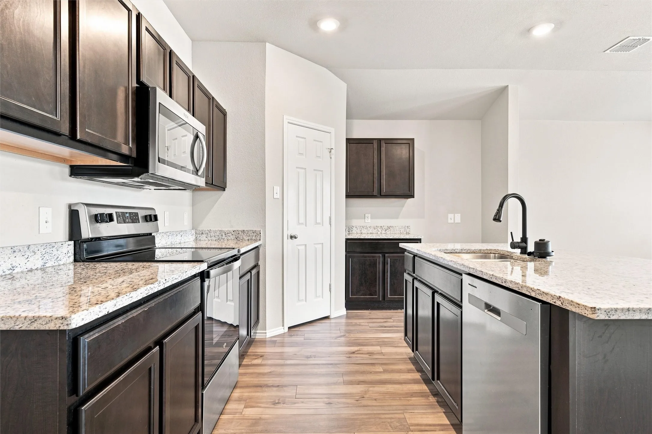 Single Family Residence For Sale in Mc Lennan County , 7100 Canadian Drive, Waco, Texas 76633, 4 Bedroom, 2 Bathroom, 2 Garage spaces, 1,815 Sqft, built in 2023, mls#21359877, Real Estate Agent in Waco, Homes For Sale in Mc Lennan county, Homes For Sale in Waco, Realtor in Waco Texas, Real Estate Brokerage Independent Realty Texas, Luminita Cordes Realtor