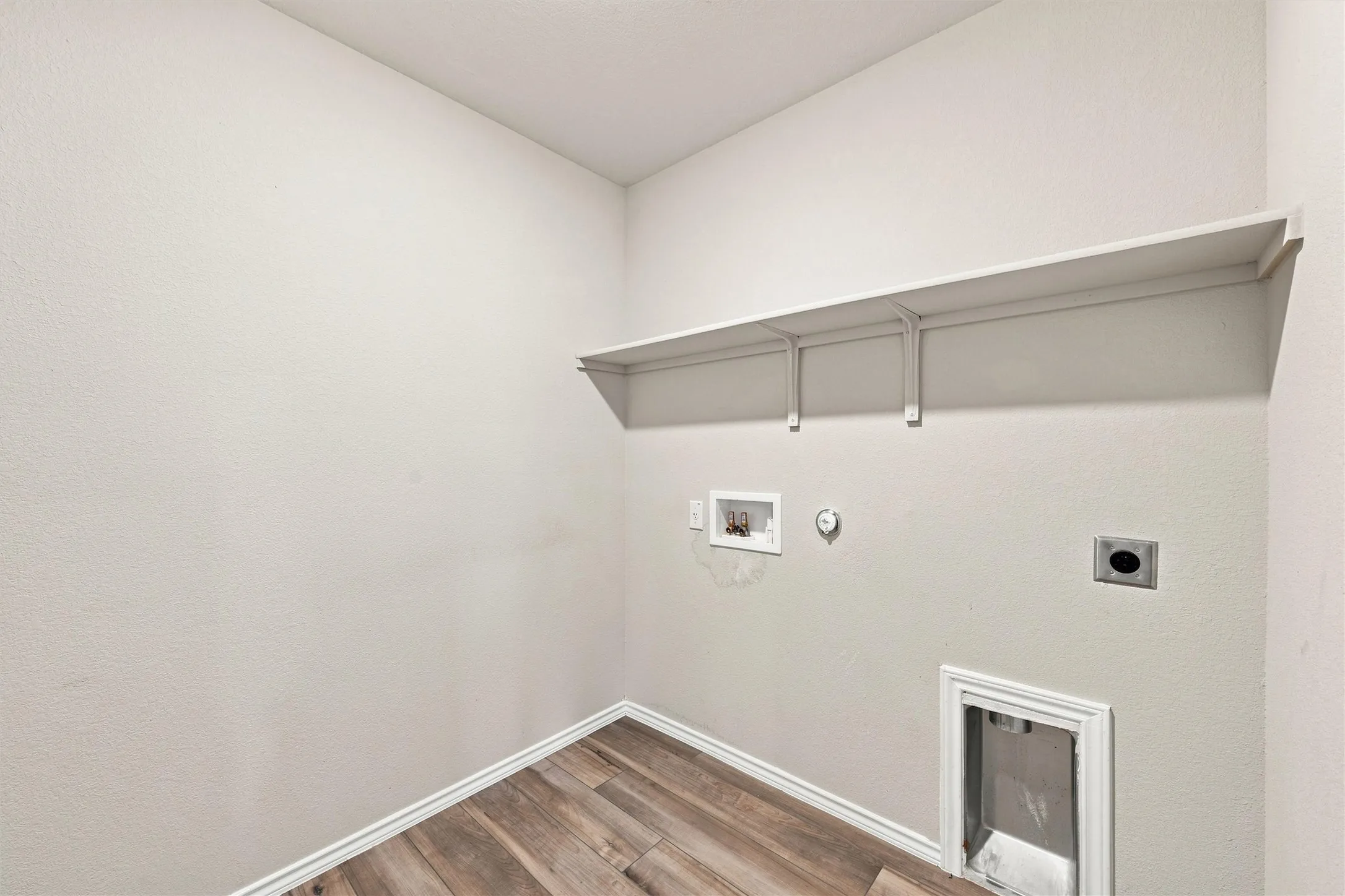 Single Family Residence For Sale in Mc Lennan County , 7100 Canadian Drive, Waco, Texas 76633, 4 Bedroom, 2 Bathroom, 2 Garage spaces, 1,815 Sqft, built in 2023, mls#21359877, Real Estate Agent in Waco, Homes For Sale in Mc Lennan county, Homes For Sale in Waco, Realtor in Waco Texas, Real Estate Brokerage Independent Realty Texas, Luminita Cordes Realtor