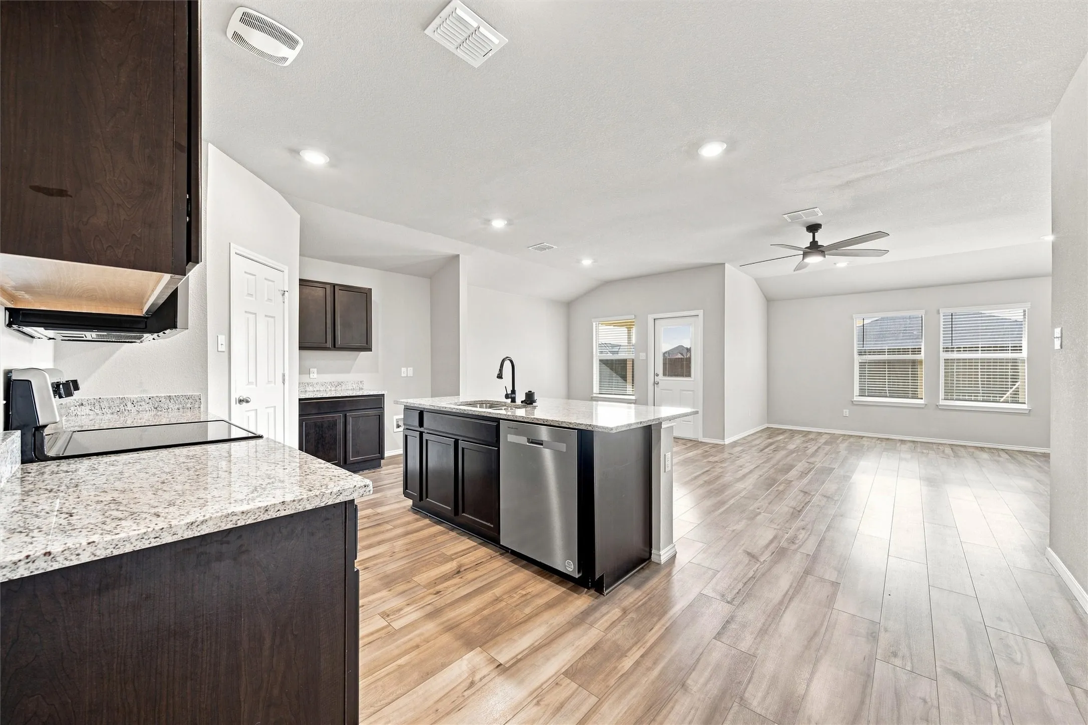 Single Family Residence For Sale in Mc Lennan County , 7100 Canadian Drive, Waco, Texas 76633, 4 Bedroom, 2 Bathroom, 2 Garage spaces, 1,815 Sqft, built in 2023, mls#21359877, Real Estate Agent in Waco, Homes For Sale in Mc Lennan county, Homes For Sale in Waco, Realtor in Waco Texas, Real Estate Brokerage Independent Realty Texas, Luminita Cordes Realtor