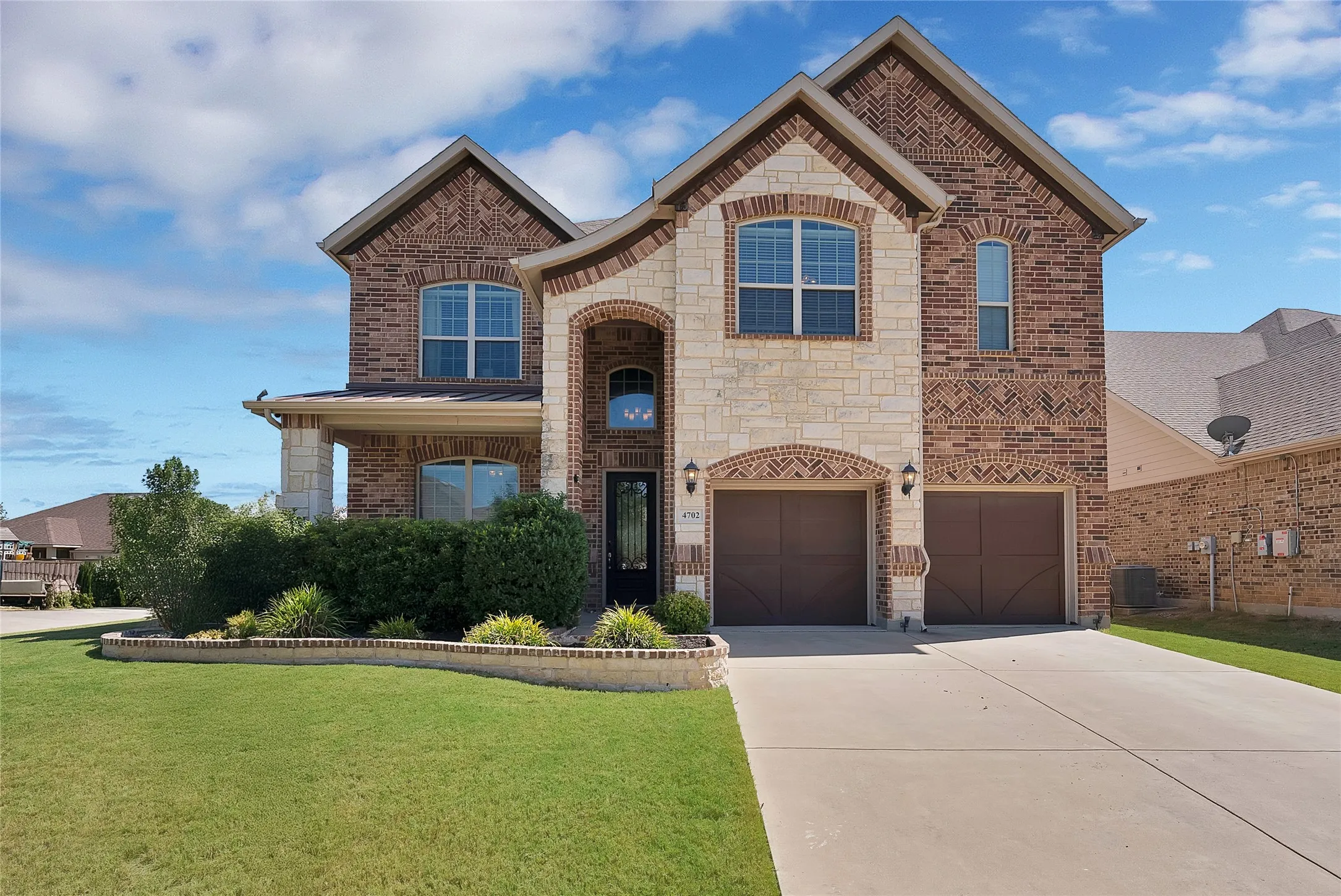 Single Family Residence For Sale in Tarrant County , 4702 Sunflower Drive, Mansfield, Texas 76063, 5 Bedroom, 4 Bathroom, 2 Garage spaces, 3,414 Sqft, built in 2016, mls#21356030, Real Estate Agent in Mansfield, Homes For Sale in Tarrant county, Homes For Sale in Mansfield, Realtor in Mansfield Texas, Real Estate Brokerage Independent Realty Texas, Luminita Cordes Realtor