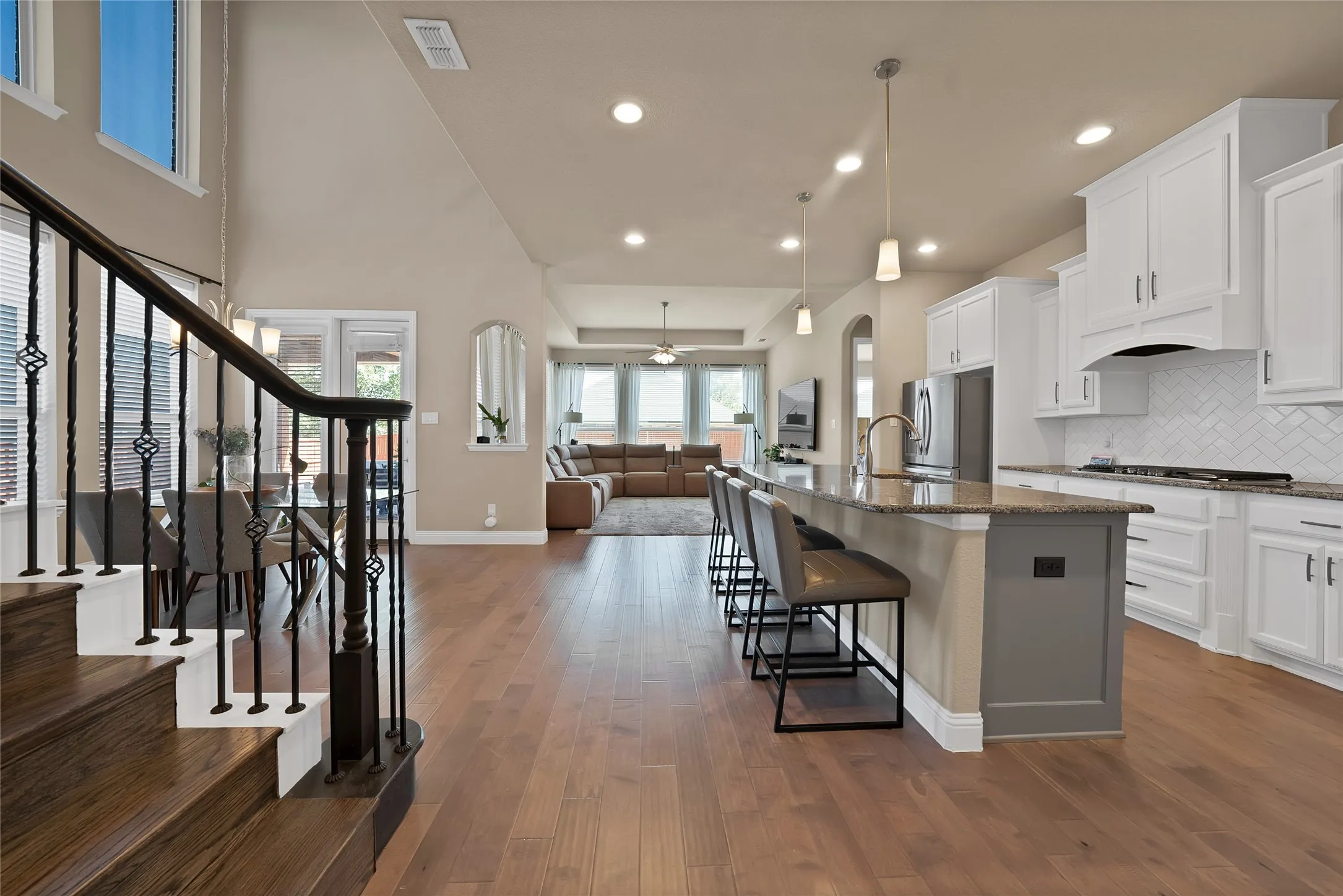 Single Family Residence For Sale in Tarrant County , 4702 Sunflower Drive, Mansfield, Texas 76063, 5 Bedroom, 4 Bathroom, 2 Garage spaces, 3,414 Sqft, built in 2016, mls#21356030, Real Estate Agent in Mansfield, Homes For Sale in Tarrant county, Homes For Sale in Mansfield, Realtor in Mansfield Texas, Real Estate Brokerage Independent Realty Texas, Luminita Cordes Realtor