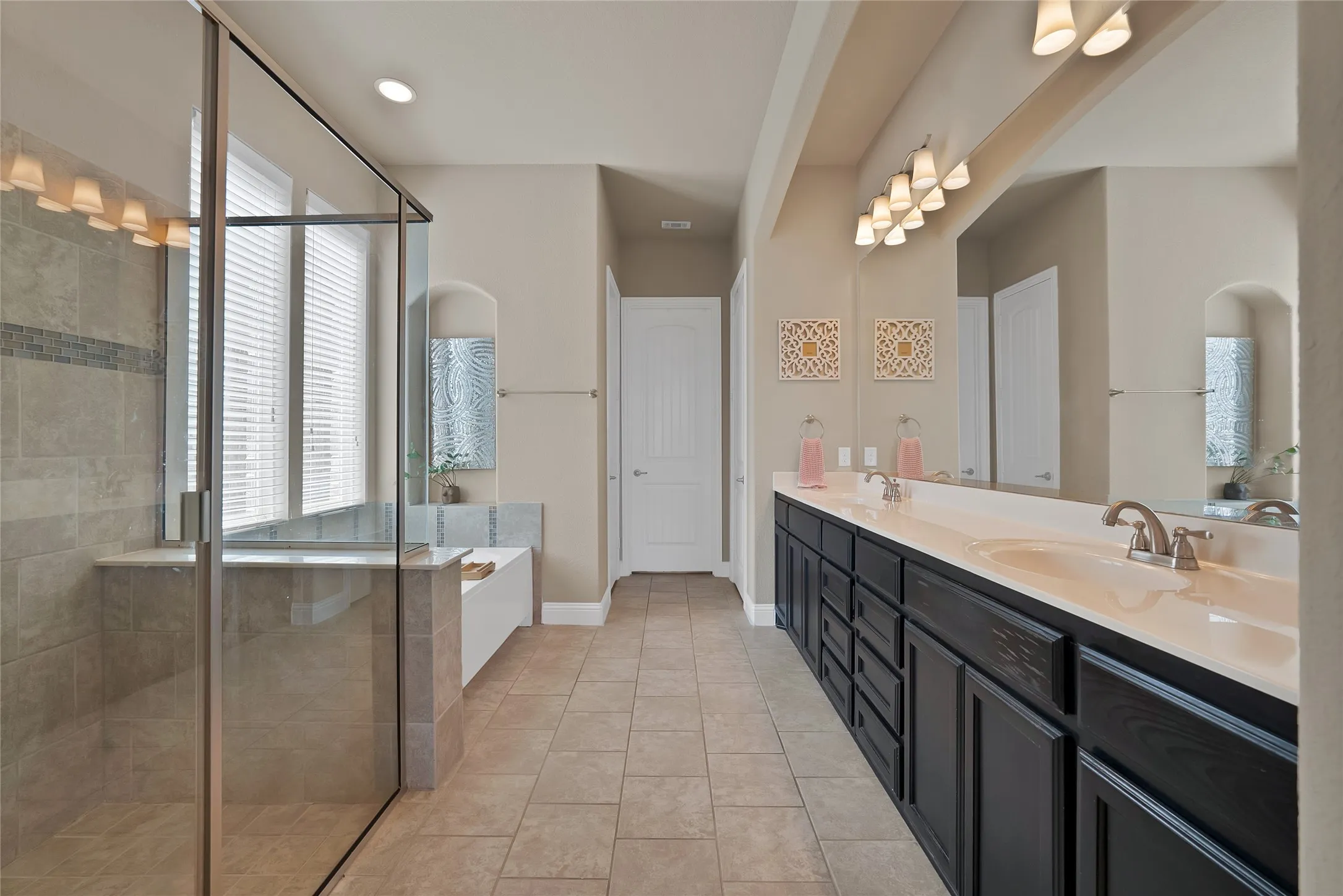 Single Family Residence For Sale in Tarrant County , 4702 Sunflower Drive, Mansfield, Texas 76063, 5 Bedroom, 4 Bathroom, 2 Garage spaces, 3,414 Sqft, built in 2016, mls#21356030, Real Estate Agent in Mansfield, Homes For Sale in Tarrant county, Homes For Sale in Mansfield, Realtor in Mansfield Texas, Real Estate Brokerage Independent Realty Texas, Luminita Cordes Realtor
