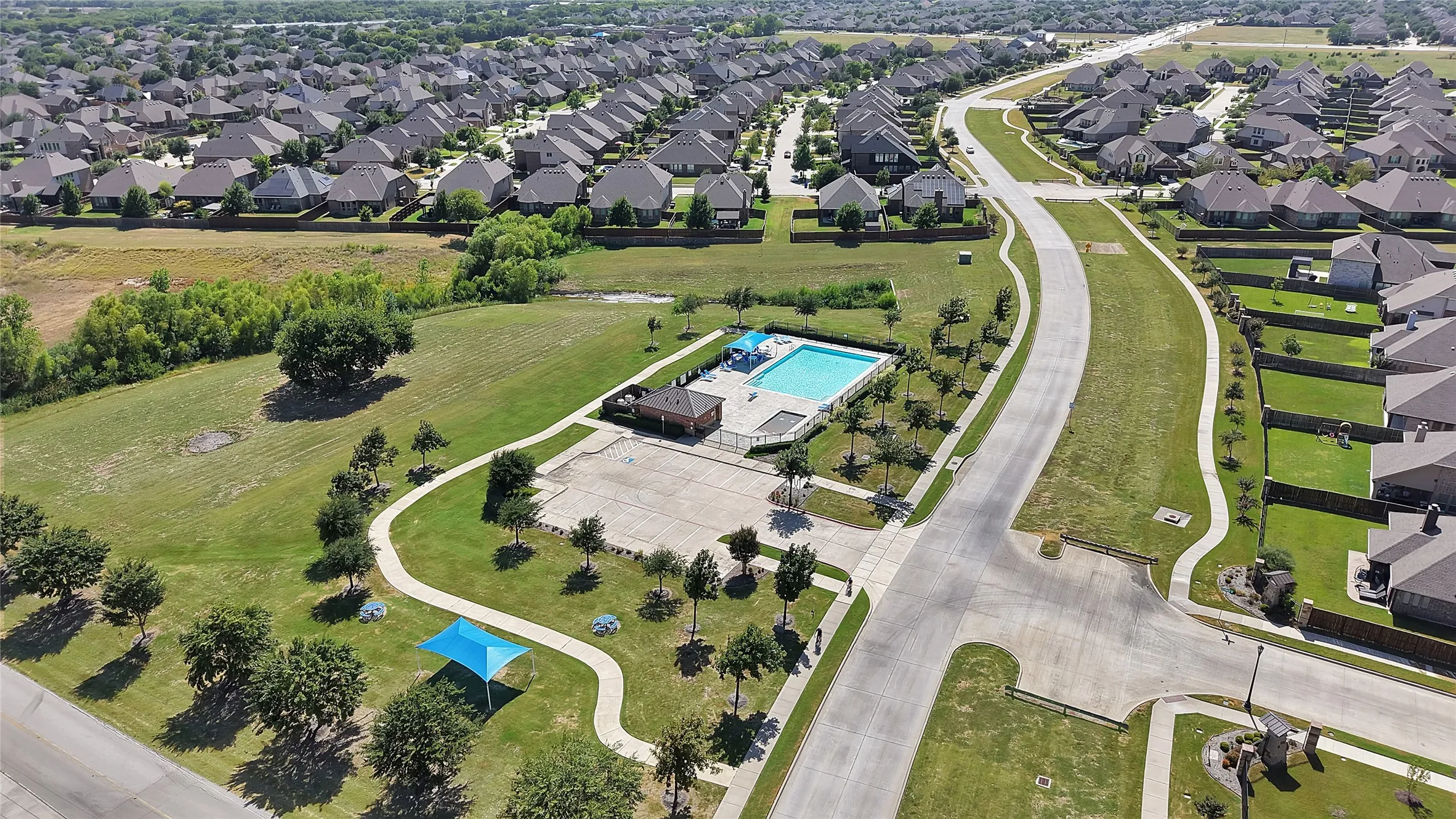 Single Family Residence For Sale in Tarrant County , 4702 Sunflower Drive, Mansfield, Texas 76063, 5 Bedroom, 4 Bathroom, 2 Garage spaces, 3,414 Sqft, built in 2016, mls#21356030, Real Estate Agent in Mansfield, Homes For Sale in Tarrant county, Homes For Sale in Mansfield, Realtor in Mansfield Texas, Real Estate Brokerage Independent Realty Texas, Luminita Cordes Realtor