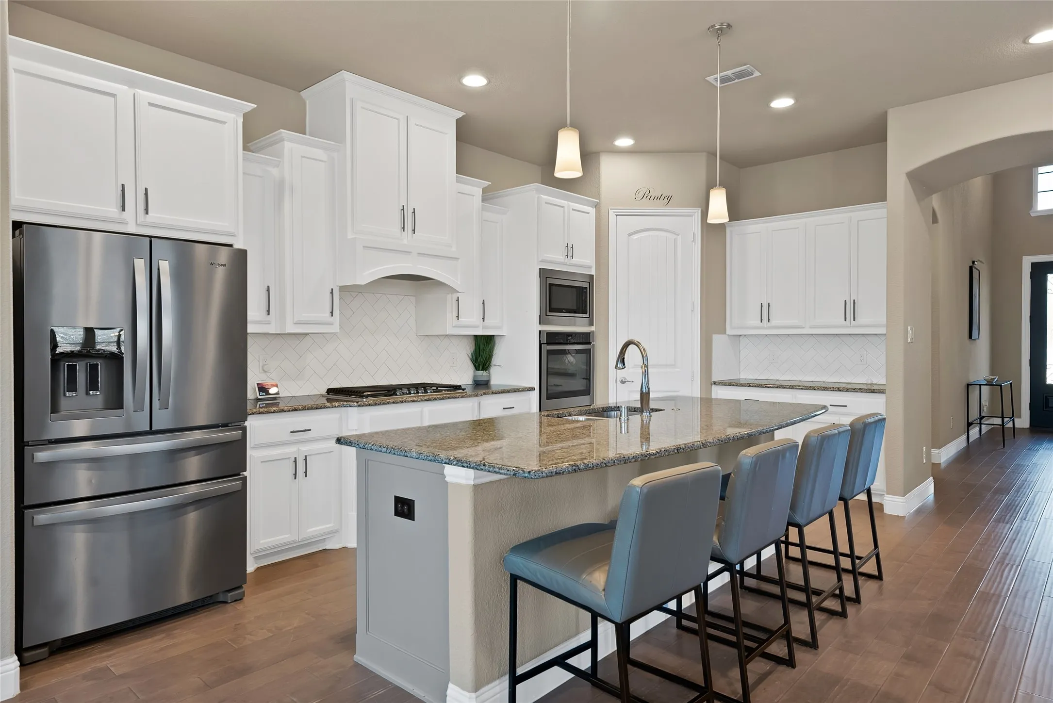 Single Family Residence For Sale in Tarrant County , 4702 Sunflower Drive, Mansfield, Texas 76063, 5 Bedroom, 4 Bathroom, 2 Garage spaces, 3,414 Sqft, built in 2016, mls#21356030, Real Estate Agent in Mansfield, Homes For Sale in Tarrant county, Homes For Sale in Mansfield, Realtor in Mansfield Texas, Real Estate Brokerage Independent Realty Texas, Luminita Cordes Realtor