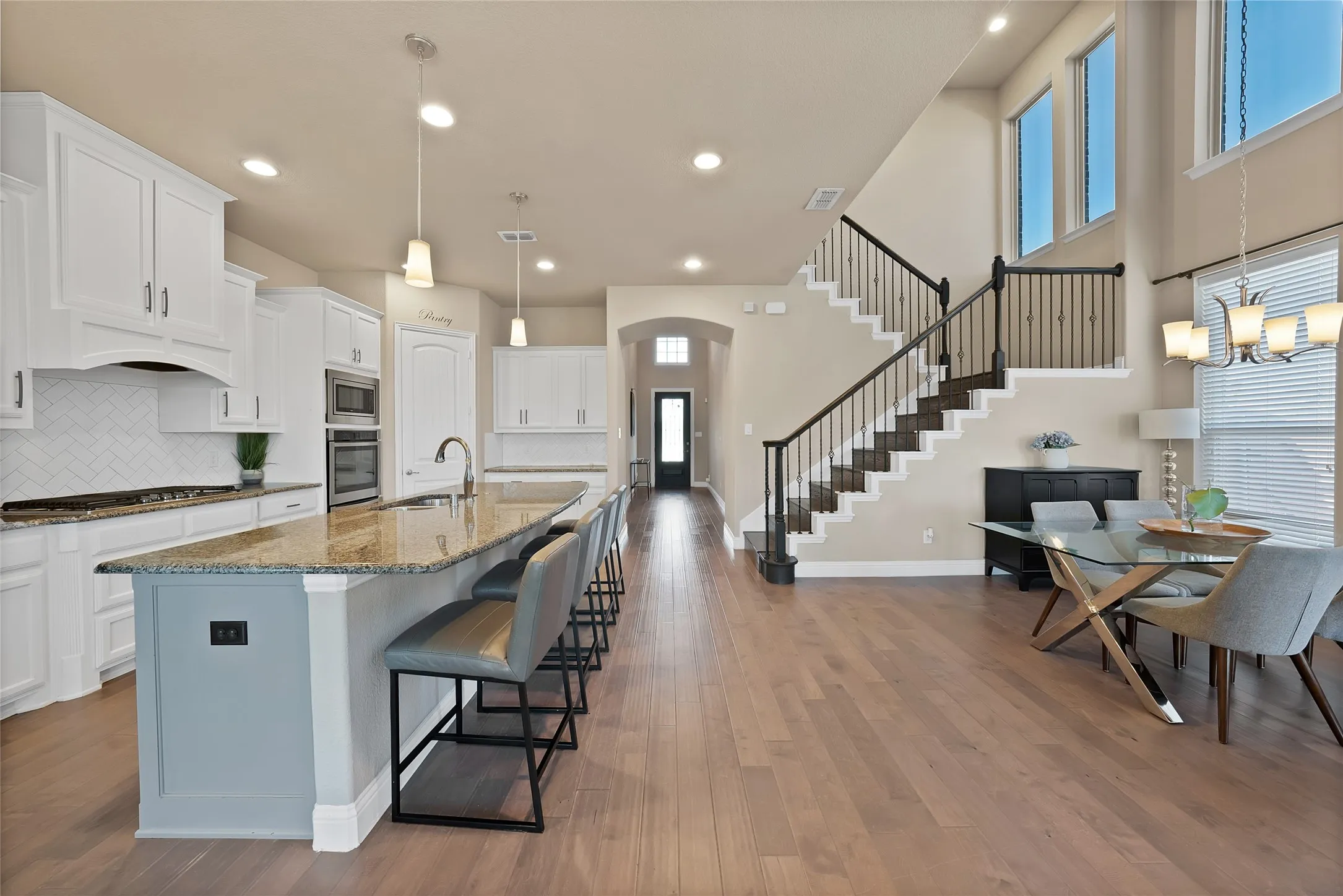 Single Family Residence For Sale in Tarrant County , 4702 Sunflower Drive, Mansfield, Texas 76063, 5 Bedroom, 4 Bathroom, 2 Garage spaces, 3,414 Sqft, built in 2016, mls#21356030, Real Estate Agent in Mansfield, Homes For Sale in Tarrant county, Homes For Sale in Mansfield, Realtor in Mansfield Texas, Real Estate Brokerage Independent Realty Texas, Luminita Cordes Realtor