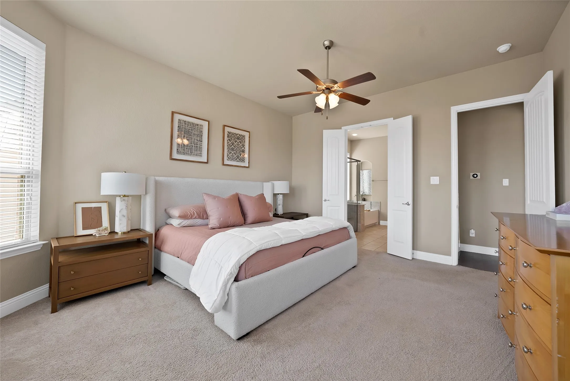 Single Family Residence For Sale in Tarrant County , 4702 Sunflower Drive, Mansfield, Texas 76063, 5 Bedroom, 4 Bathroom, 2 Garage spaces, 3,414 Sqft, built in 2016, mls#21356030, Real Estate Agent in Mansfield, Homes For Sale in Tarrant county, Homes For Sale in Mansfield, Realtor in Mansfield Texas, Real Estate Brokerage Independent Realty Texas, Luminita Cordes Realtor
