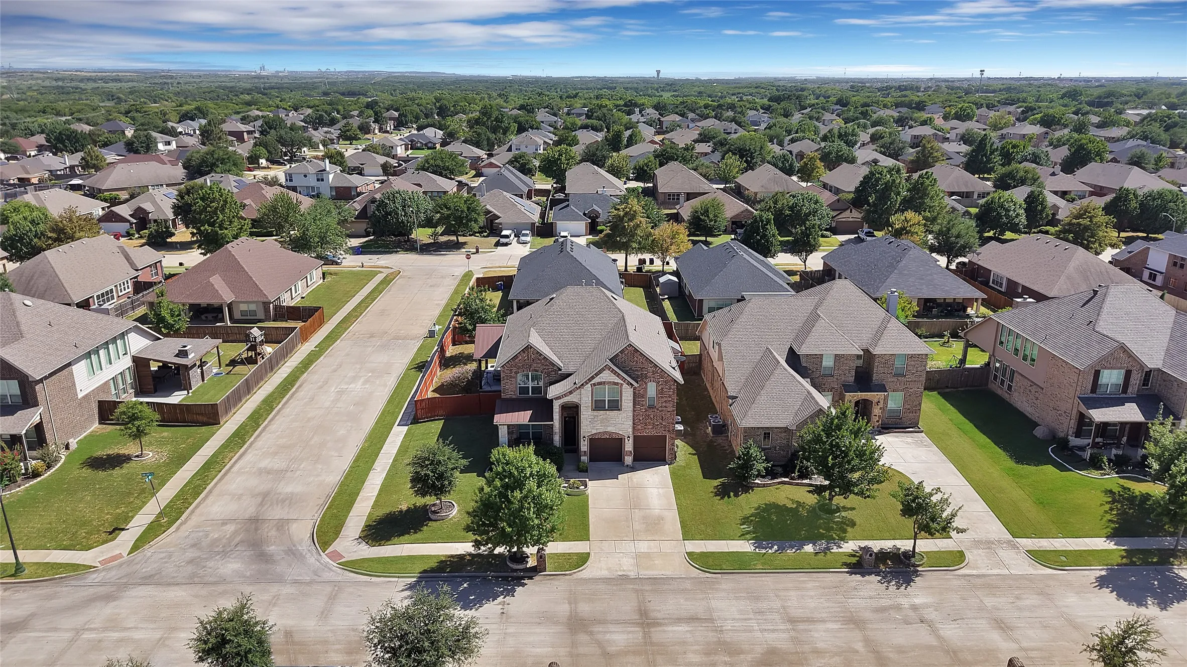 Single Family Residence For Sale in Tarrant County , 4702 Sunflower Drive, Mansfield, Texas 76063, 5 Bedroom, 4 Bathroom, 2 Garage spaces, 3,414 Sqft, built in 2016, mls#21356030, Real Estate Agent in Mansfield, Homes For Sale in Tarrant county, Homes For Sale in Mansfield, Realtor in Mansfield Texas, Real Estate Brokerage Independent Realty Texas, Luminita Cordes Realtor