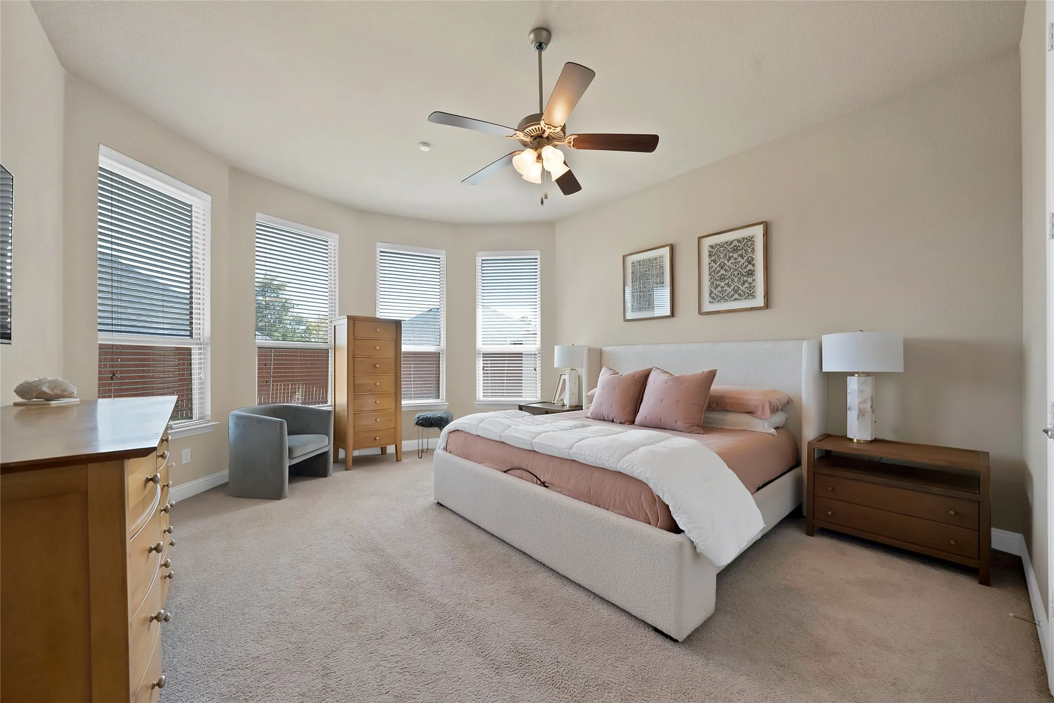 Single Family Residence For Sale in Tarrant County , 4702 Sunflower Drive, Mansfield, Texas 76063, 5 Bedroom, 4 Bathroom, 2 Garage spaces, 3,414 Sqft, built in 2016, mls#21356030, Real Estate Agent in Mansfield, Homes For Sale in Tarrant county, Homes For Sale in Mansfield, Realtor in Mansfield Texas, Real Estate Brokerage Independent Realty Texas, Luminita Cordes Realtor