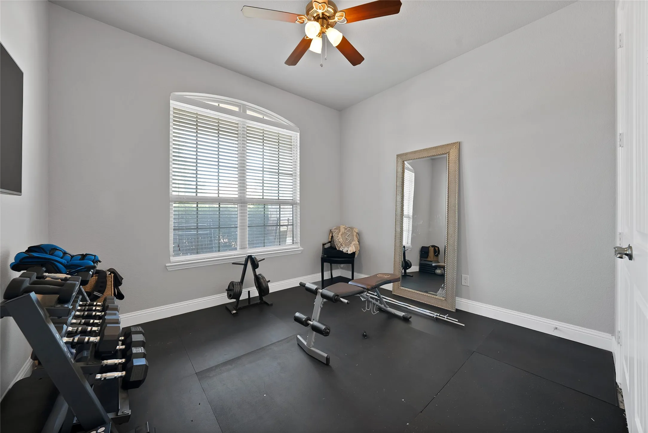 Single Family Residence For Sale in Tarrant County , 4702 Sunflower Drive, Mansfield, Texas 76063, 5 Bedroom, 4 Bathroom, 2 Garage spaces, 3,414 Sqft, built in 2016, mls#21356030, Real Estate Agent in Mansfield, Homes For Sale in Tarrant county, Homes For Sale in Mansfield, Realtor in Mansfield Texas, Real Estate Brokerage Independent Realty Texas, Luminita Cordes Realtor
