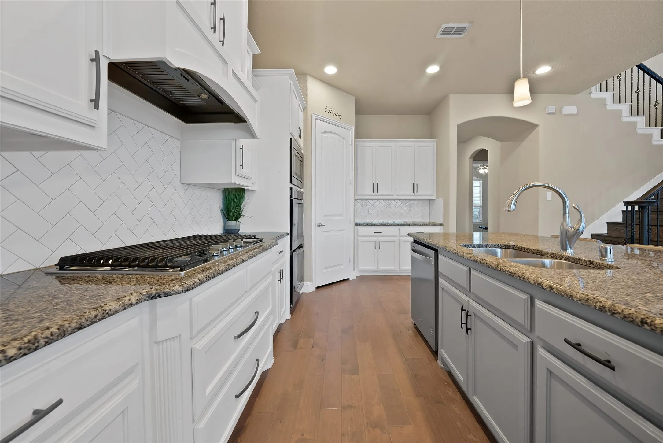 Single Family Residence For Sale in Tarrant County , 4702 Sunflower Drive, Mansfield, Texas 76063, 5 Bedroom, 4 Bathroom, 2 Garage spaces, 3,414 Sqft, built in 2016, mls#21356030, Real Estate Agent in Mansfield, Homes For Sale in Tarrant county, Homes For Sale in Mansfield, Realtor in Mansfield Texas, Real Estate Brokerage Independent Realty Texas, Luminita Cordes Realtor