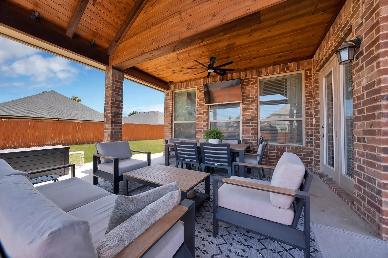 Single Family Residence For Sale in Tarrant County , 4702 Sunflower Drive, Mansfield, Texas 76063, 5 Bedroom, 4 Bathroom, 2 Garage spaces, 3,414 Sqft, built in 2016, mls#21356030, Real Estate Agent in Mansfield, Homes For Sale in Tarrant county, Homes For Sale in Mansfield, Realtor in Mansfield Texas, Real Estate Brokerage Independent Realty Texas, Luminita Cordes Realtor