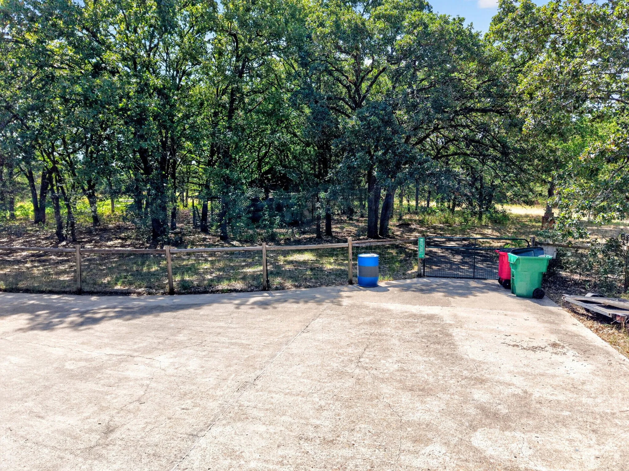 Single Family Residence For Sale in Kaufman County , 10148 Bluebonnet Drive, Scurry, Texas 75158, 3 Bedroom, 3 Bathroom, Garage spaces, 2,624 Sqft, built in 1993, mls#21359917, Real Estate Agent in Scurry, Homes For Sale in Kaufman county, Homes For Sale in Scurry, Realtor in Scurry Texas, Real Estate Brokerage Independent Realty Texas, Luminita Cordes Realtor