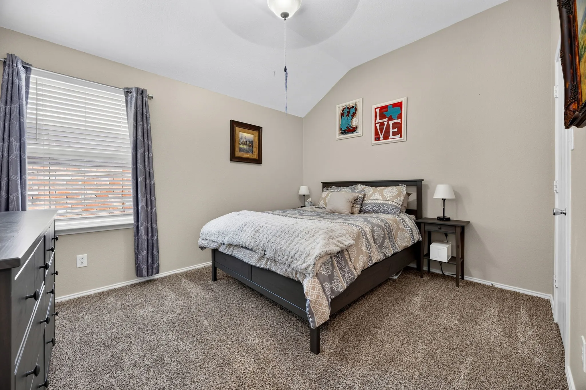 Single Family Residence For Sale in Collin County , 315 Highland Creek Drive, Wylie, Texas 75098, 4 Bedroom, 3 Bathroom, 2 Garage spaces, 2,736 Sqft, built in 2005, mls#21358665, Real Estate Agent in Wylie, Homes For Sale in Collin county, Homes For Sale in Wylie, Realtor in Wylie Texas, Real Estate Brokerage Independent Realty Texas, Luminita Cordes Realtor