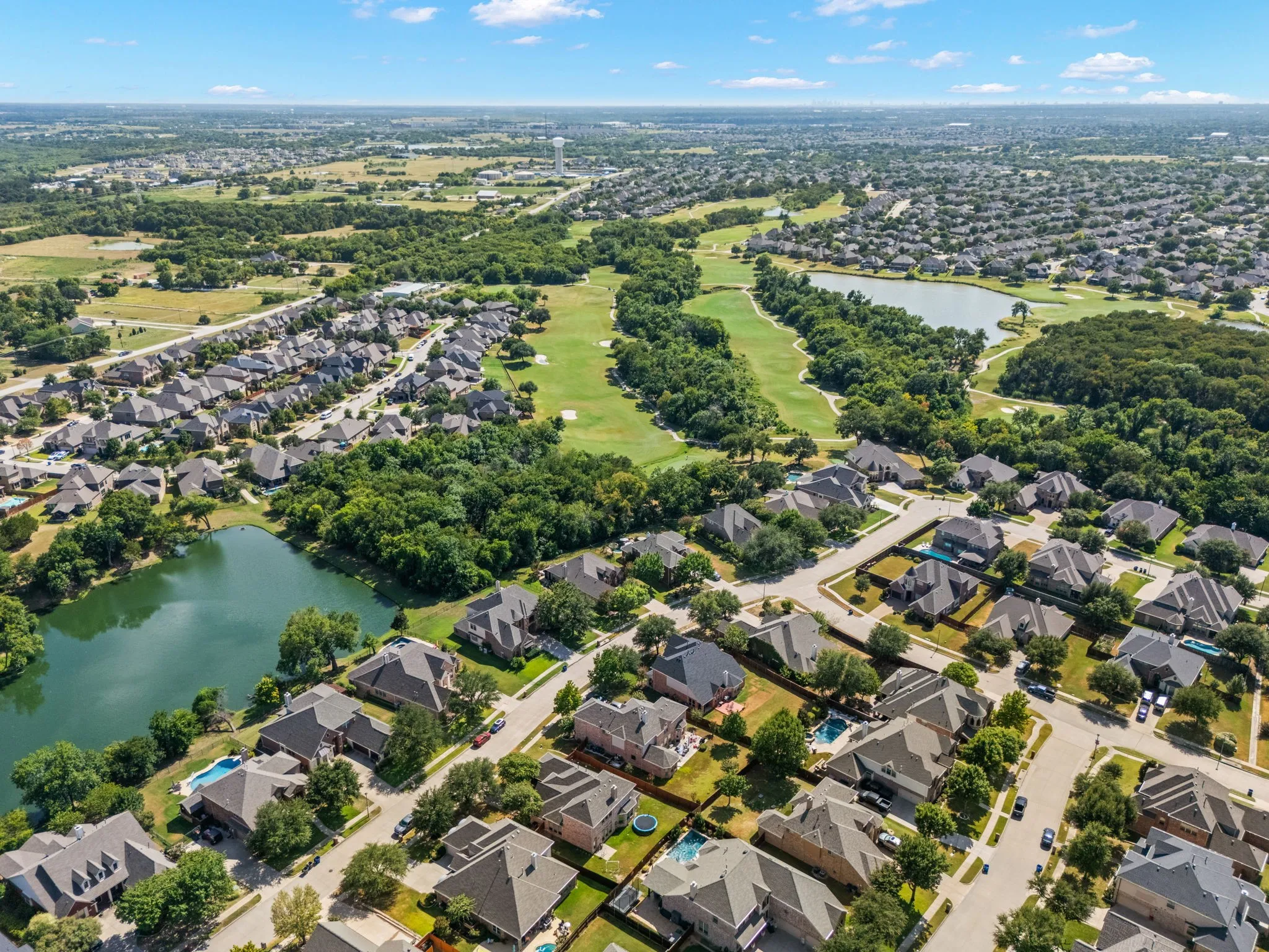 Single Family Residence For Sale in Collin County , 315 Highland Creek Drive, Wylie, Texas 75098, 4 Bedroom, 3 Bathroom, 2 Garage spaces, 2,736 Sqft, built in 2005, mls#21358665, Real Estate Agent in Wylie, Homes For Sale in Collin county, Homes For Sale in Wylie, Realtor in Wylie Texas, Real Estate Brokerage Independent Realty Texas, Luminita Cordes Realtor
