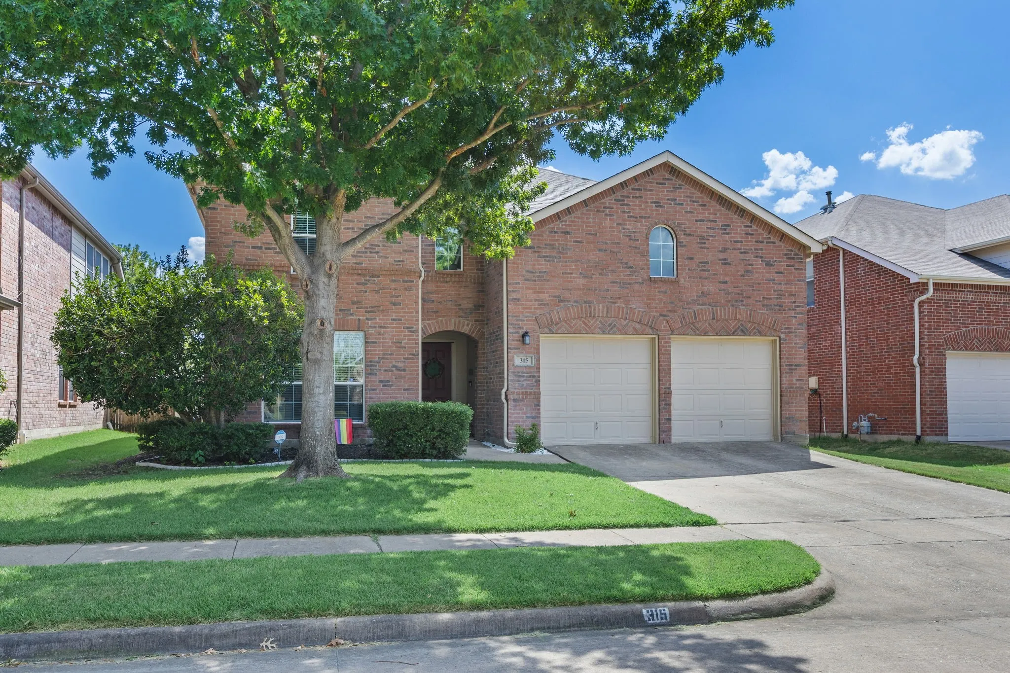 Single Family Residence For Sale in Collin County , 315 Highland Creek Drive, Wylie, Texas 75098, 4 Bedroom, 3 Bathroom, 2 Garage spaces, 2,736 Sqft, built in 2005, mls#21358665, Real Estate Agent in Wylie, Homes For Sale in Collin county, Homes For Sale in Wylie, Realtor in Wylie Texas, Real Estate Brokerage Independent Realty Texas, Luminita Cordes Realtor