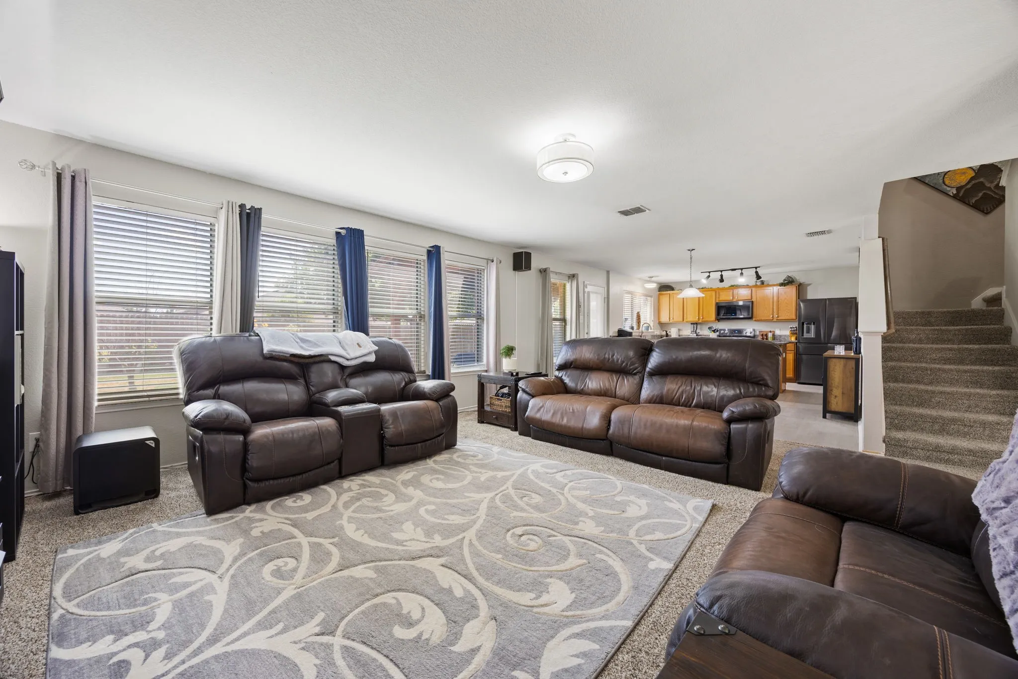 Single Family Residence For Sale in Collin County , 315 Highland Creek Drive, Wylie, Texas 75098, 4 Bedroom, 3 Bathroom, 2 Garage spaces, 2,736 Sqft, built in 2005, mls#21358665, Real Estate Agent in Wylie, Homes For Sale in Collin county, Homes For Sale in Wylie, Realtor in Wylie Texas, Real Estate Brokerage Independent Realty Texas, Luminita Cordes Realtor