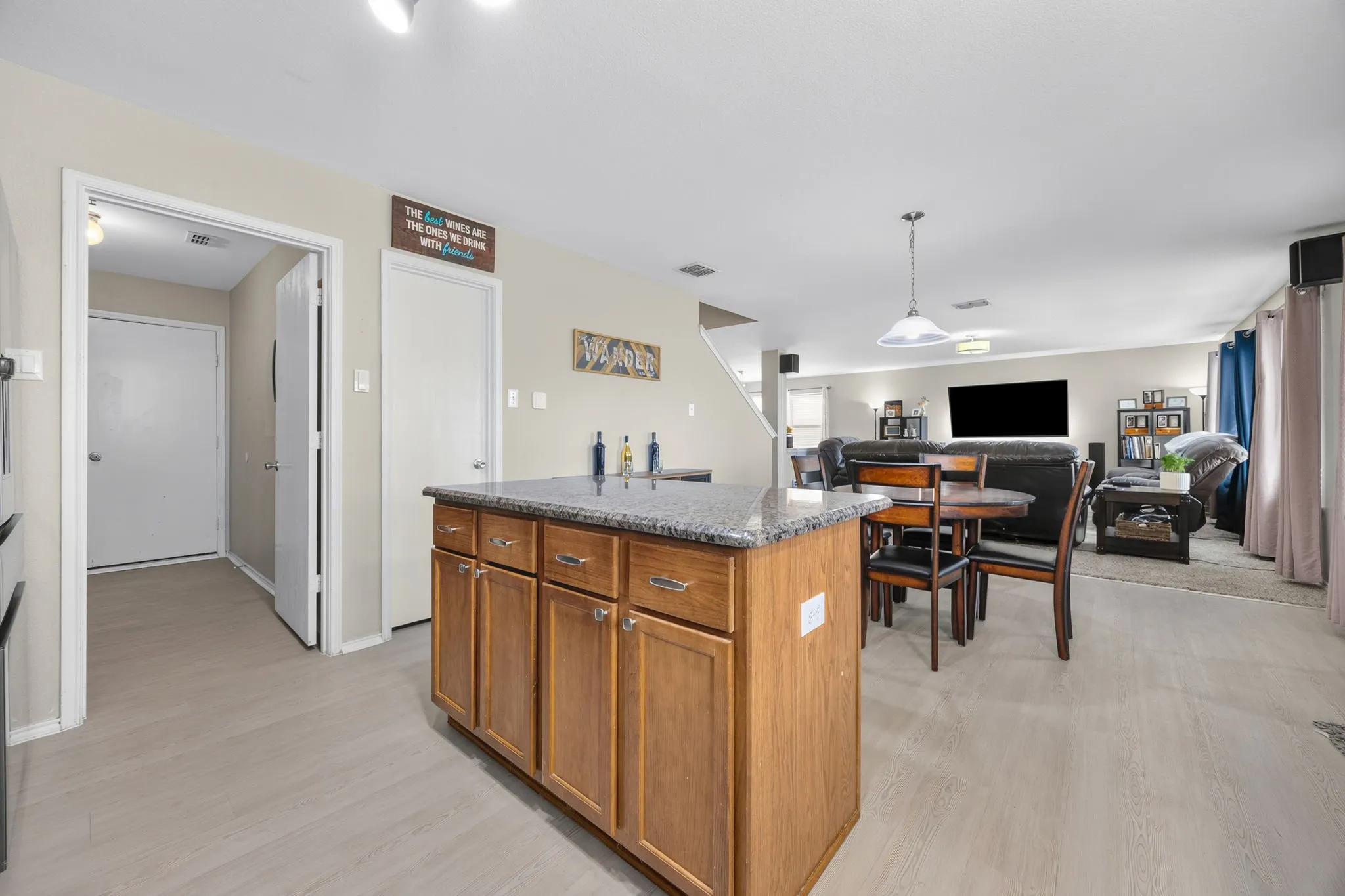 Single Family Residence For Sale in Collin County , 315 Highland Creek Drive, Wylie, Texas 75098, 4 Bedroom, 3 Bathroom, 2 Garage spaces, 2,736 Sqft, built in 2005, mls#21358665, Real Estate Agent in Wylie, Homes For Sale in Collin county, Homes For Sale in Wylie, Realtor in Wylie Texas, Real Estate Brokerage Independent Realty Texas, Luminita Cordes Realtor