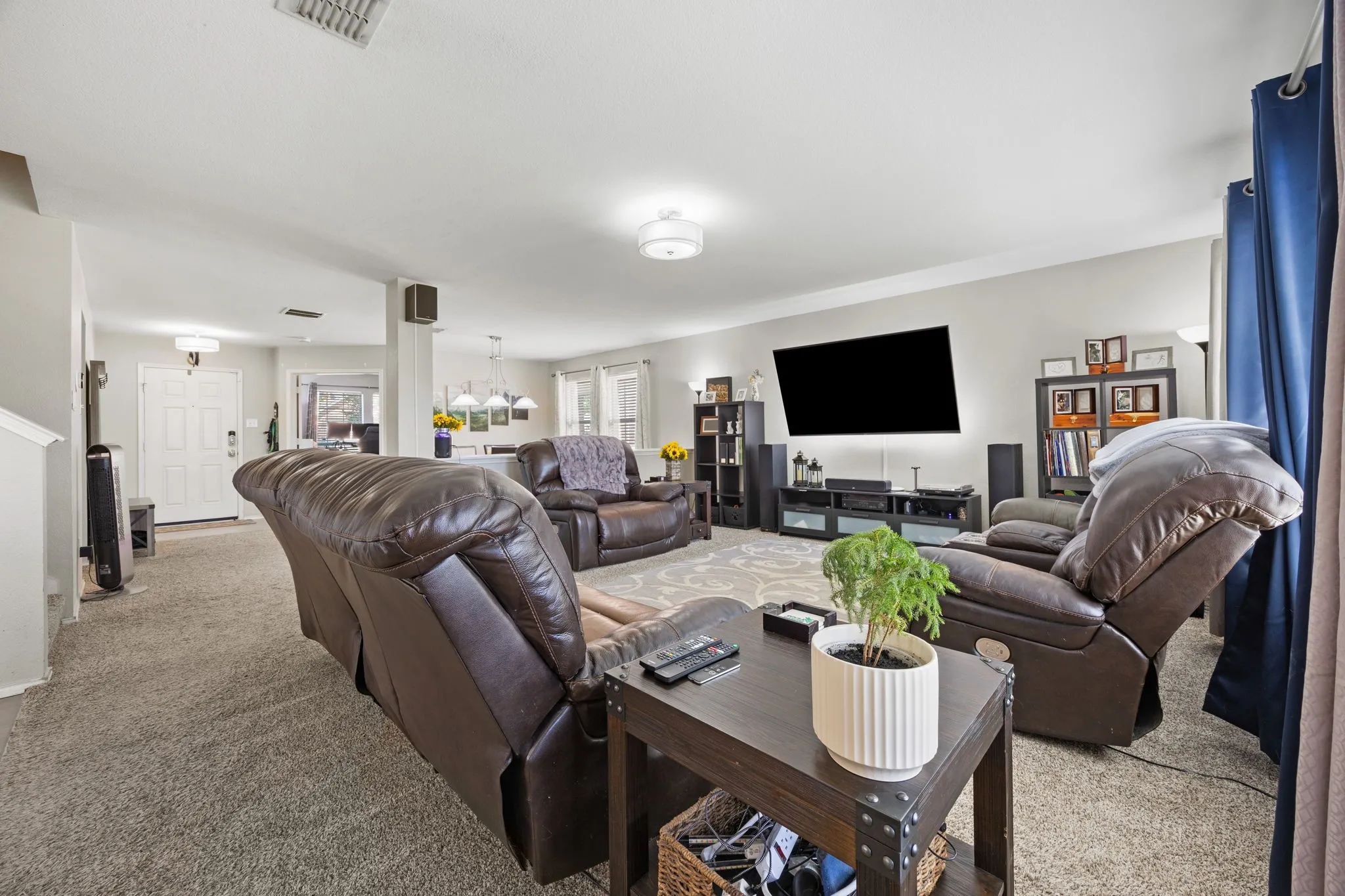 Single Family Residence For Sale in Collin County , 315 Highland Creek Drive, Wylie, Texas 75098, 4 Bedroom, 3 Bathroom, 2 Garage spaces, 2,736 Sqft, built in 2005, mls#21358665, Real Estate Agent in Wylie, Homes For Sale in Collin county, Homes For Sale in Wylie, Realtor in Wylie Texas, Real Estate Brokerage Independent Realty Texas, Luminita Cordes Realtor