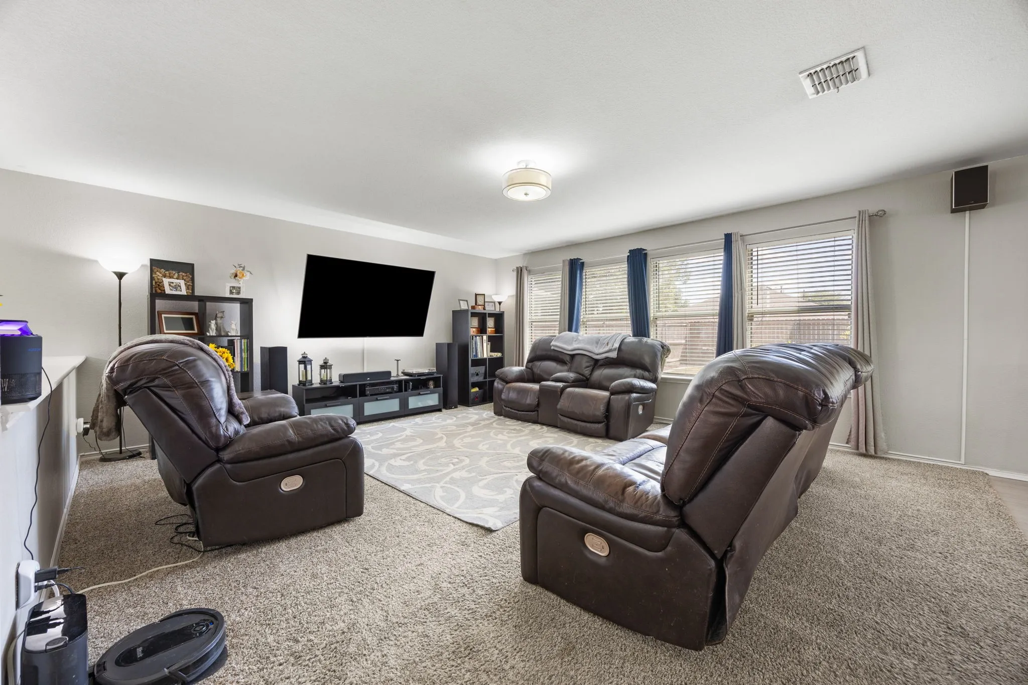 Single Family Residence For Sale in Collin County , 315 Highland Creek Drive, Wylie, Texas 75098, 4 Bedroom, 3 Bathroom, 2 Garage spaces, 2,736 Sqft, built in 2005, mls#21358665, Real Estate Agent in Wylie, Homes For Sale in Collin county, Homes For Sale in Wylie, Realtor in Wylie Texas, Real Estate Brokerage Independent Realty Texas, Luminita Cordes Realtor