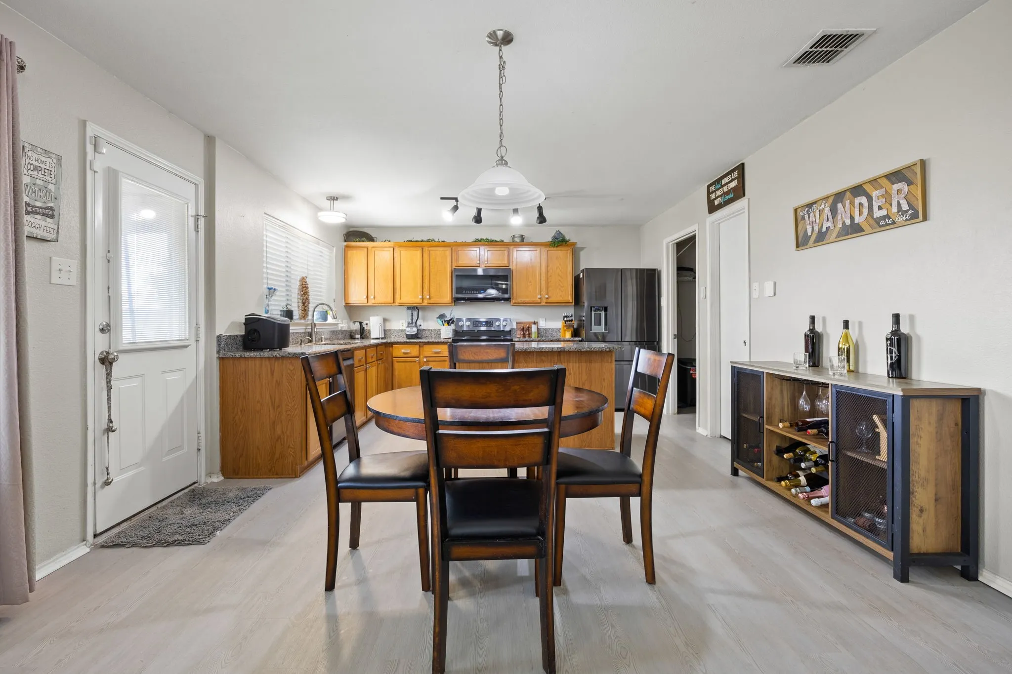 Single Family Residence For Sale in Collin County , 315 Highland Creek Drive, Wylie, Texas 75098, 4 Bedroom, 3 Bathroom, 2 Garage spaces, 2,736 Sqft, built in 2005, mls#21358665, Real Estate Agent in Wylie, Homes For Sale in Collin county, Homes For Sale in Wylie, Realtor in Wylie Texas, Real Estate Brokerage Independent Realty Texas, Luminita Cordes Realtor
