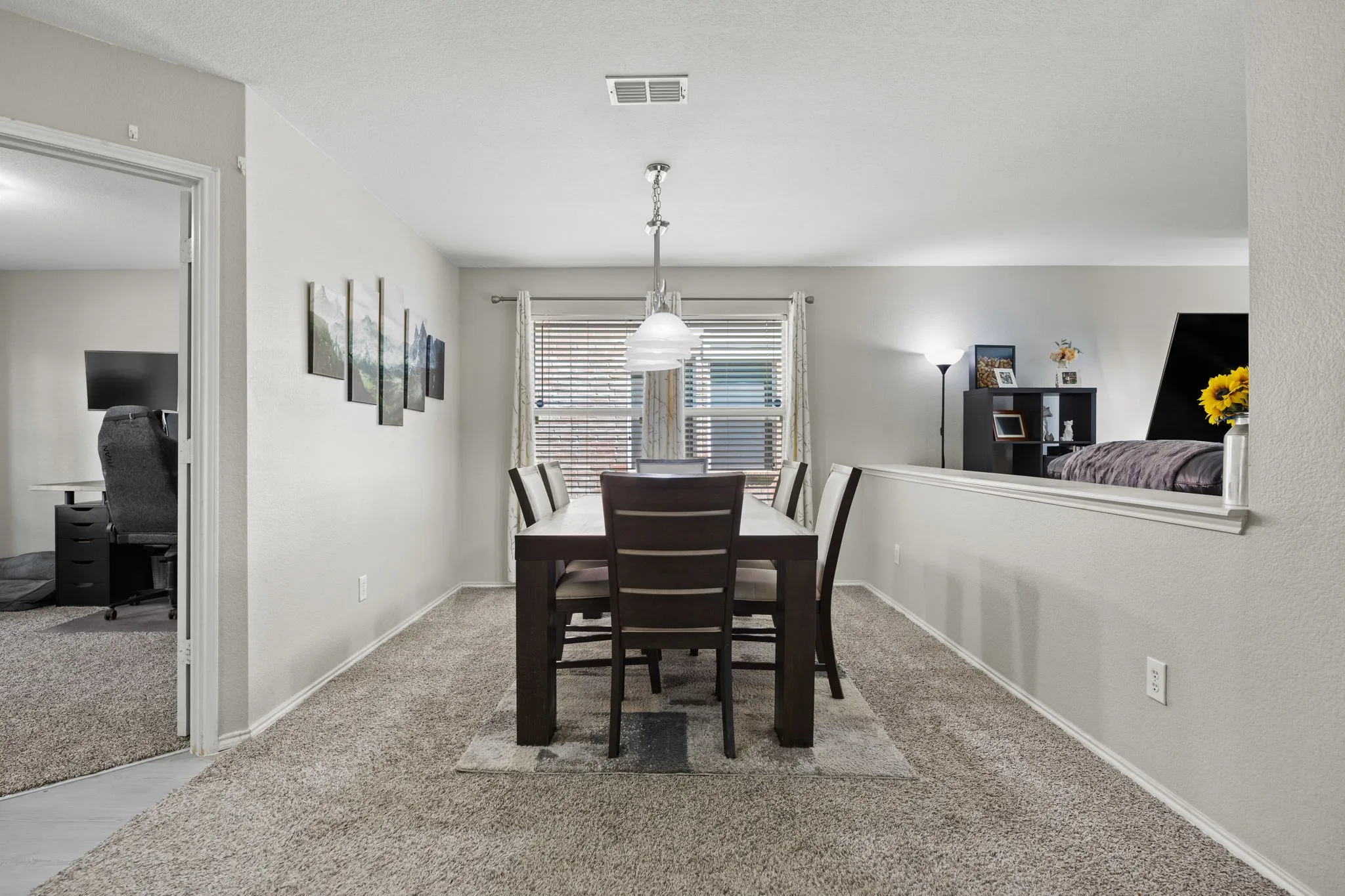 Single Family Residence For Sale in Collin County , 315 Highland Creek Drive, Wylie, Texas 75098, 4 Bedroom, 3 Bathroom, 2 Garage spaces, 2,736 Sqft, built in 2005, mls#21358665, Real Estate Agent in Wylie, Homes For Sale in Collin county, Homes For Sale in Wylie, Realtor in Wylie Texas, Real Estate Brokerage Independent Realty Texas, Luminita Cordes Realtor