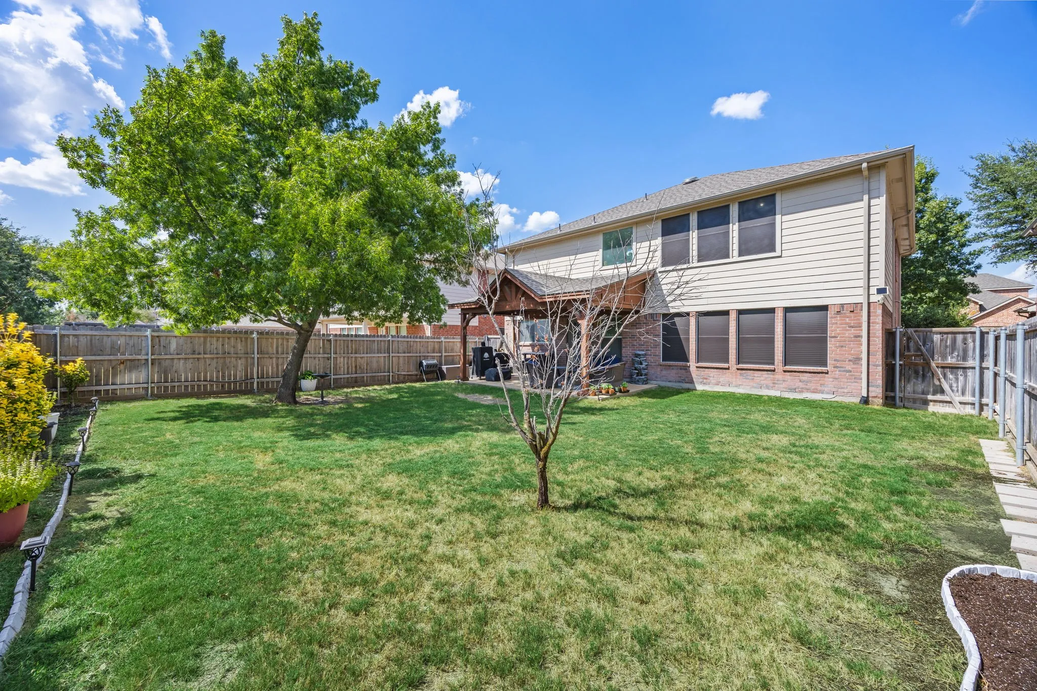 Single Family Residence For Sale in Collin County , 315 Highland Creek Drive, Wylie, Texas 75098, 4 Bedroom, 3 Bathroom, 2 Garage spaces, 2,736 Sqft, built in 2005, mls#21358665, Real Estate Agent in Wylie, Homes For Sale in Collin county, Homes For Sale in Wylie, Realtor in Wylie Texas, Real Estate Brokerage Independent Realty Texas, Luminita Cordes Realtor