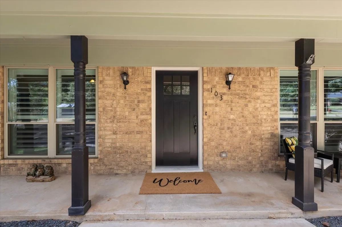 Single Family Residence For Sale in Smith County , 103 Grass Knoll Drive, Hideaway, Texas 75771, 3 Bedroom, 2 Bathroom, 2 Garage spaces, 1,510 Sqft, built in 1978, mls#21359396, Real Estate Agent in Hideaway, Homes For Sale in Smith county, Homes For Sale in Hideaway, Realtor in Hideaway Texas, Real Estate Brokerage Independent Realty Texas, Luminita Cordes Realtor