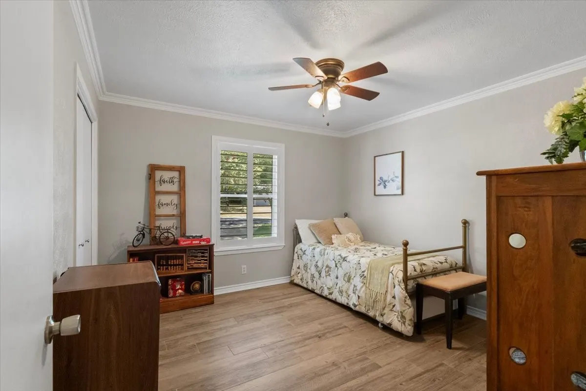 Single Family Residence For Sale in Smith County , 103 Grass Knoll Drive, Hideaway, Texas 75771, 3 Bedroom, 2 Bathroom, 2 Garage spaces, 1,510 Sqft, built in 1978, mls#21359396, Real Estate Agent in Hideaway, Homes For Sale in Smith county, Homes For Sale in Hideaway, Realtor in Hideaway Texas, Real Estate Brokerage Independent Realty Texas, Luminita Cordes Realtor