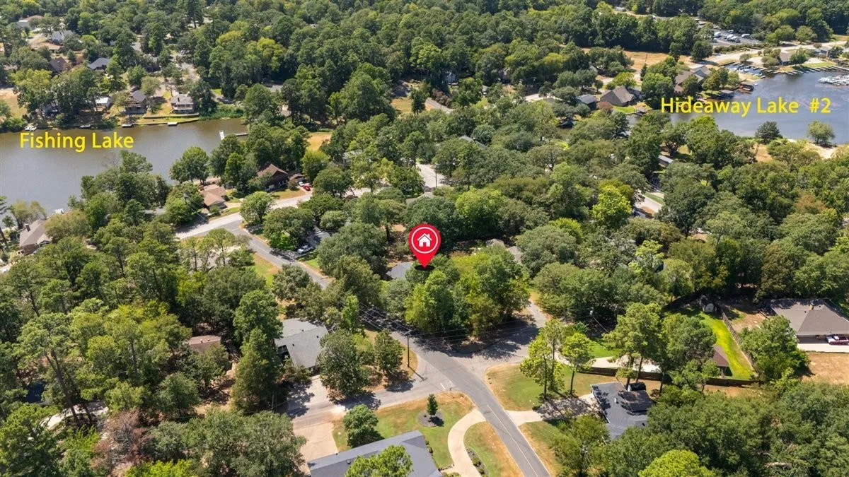 Single Family Residence For Sale in Smith County , 103 Grass Knoll Drive, Hideaway, Texas 75771, 3 Bedroom, 2 Bathroom, 2 Garage spaces, 1,510 Sqft, built in 1978, mls#21359396, Real Estate Agent in Hideaway, Homes For Sale in Smith county, Homes For Sale in Hideaway, Realtor in Hideaway Texas, Real Estate Brokerage Independent Realty Texas, Luminita Cordes Realtor