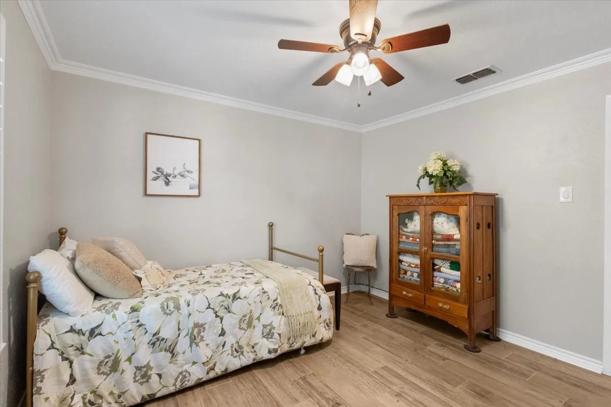 Single Family Residence For Sale in Smith County , 103 Grass Knoll Drive, Hideaway, Texas 75771, 3 Bedroom, 2 Bathroom, 2 Garage spaces, 1,510 Sqft, built in 1978, mls#21359396, Real Estate Agent in Hideaway, Homes For Sale in Smith county, Homes For Sale in Hideaway, Realtor in Hideaway Texas, Real Estate Brokerage Independent Realty Texas, Luminita Cordes Realtor