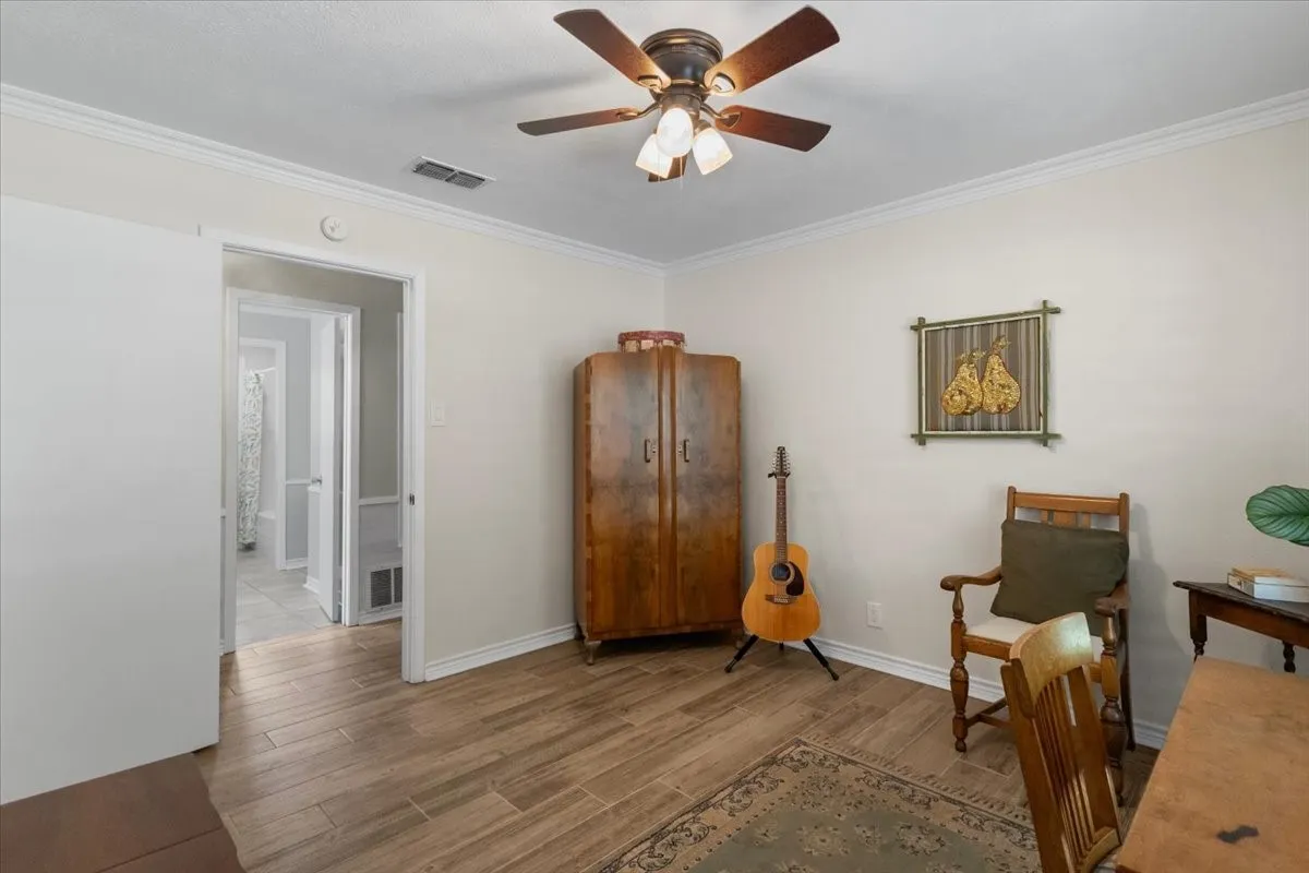 Single Family Residence For Sale in Smith County , 103 Grass Knoll Drive, Hideaway, Texas 75771, 3 Bedroom, 2 Bathroom, 2 Garage spaces, 1,510 Sqft, built in 1978, mls#21359396, Real Estate Agent in Hideaway, Homes For Sale in Smith county, Homes For Sale in Hideaway, Realtor in Hideaway Texas, Real Estate Brokerage Independent Realty Texas, Luminita Cordes Realtor